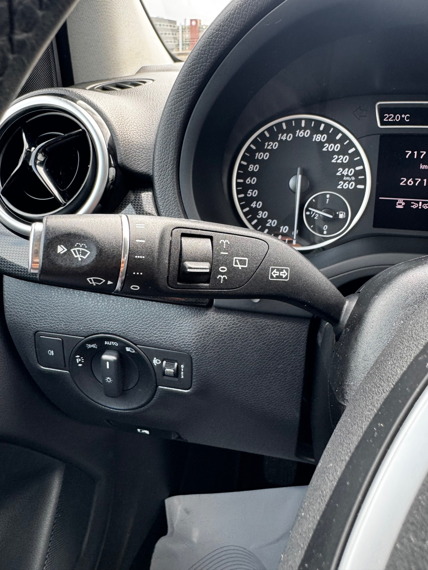 Foto van Mercedes-Benz B 180