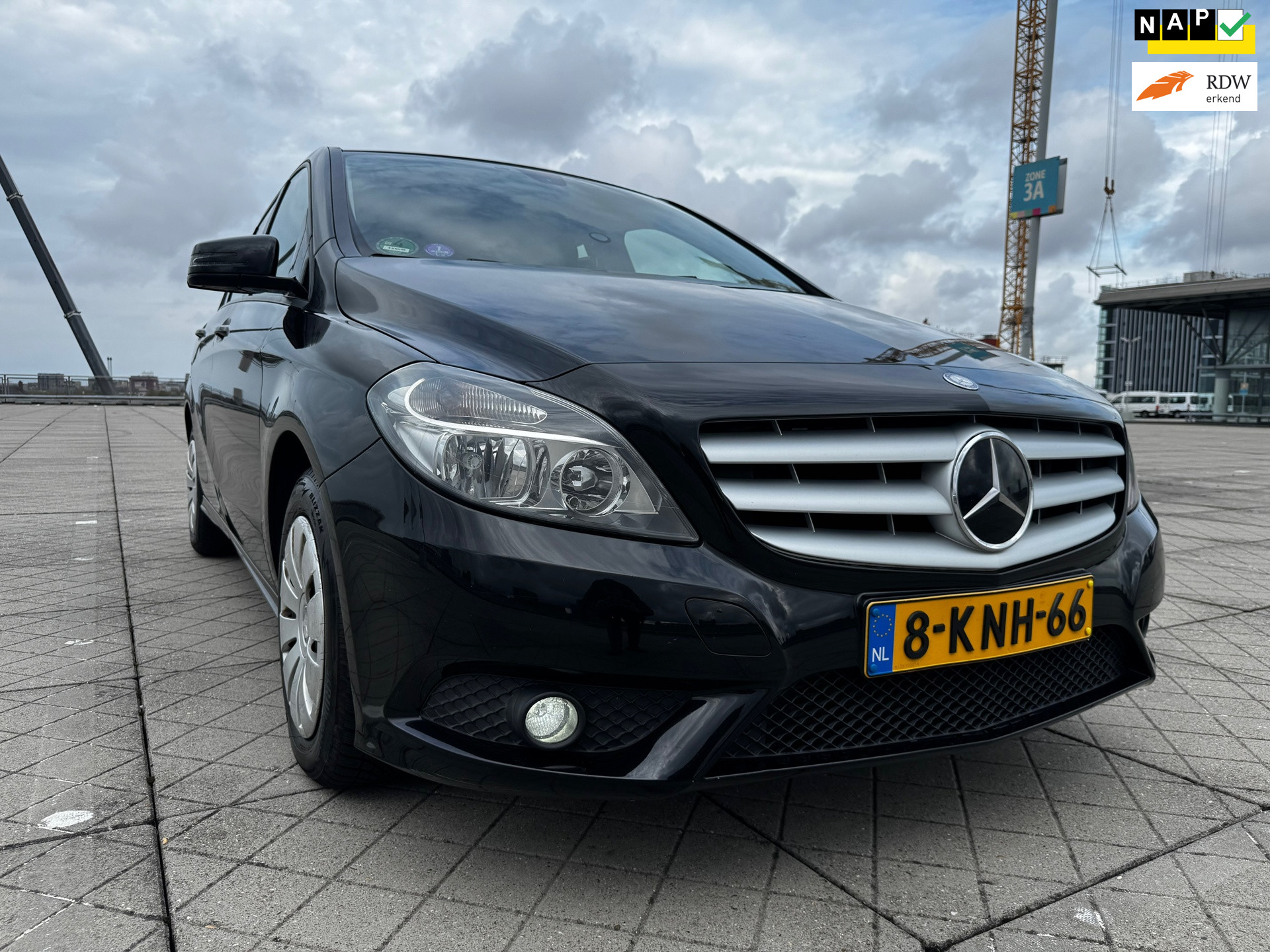 Mercedes-Benz B 180 180 AIRCO MULTIMEDIASCHERM NAP 2013 - voorkant