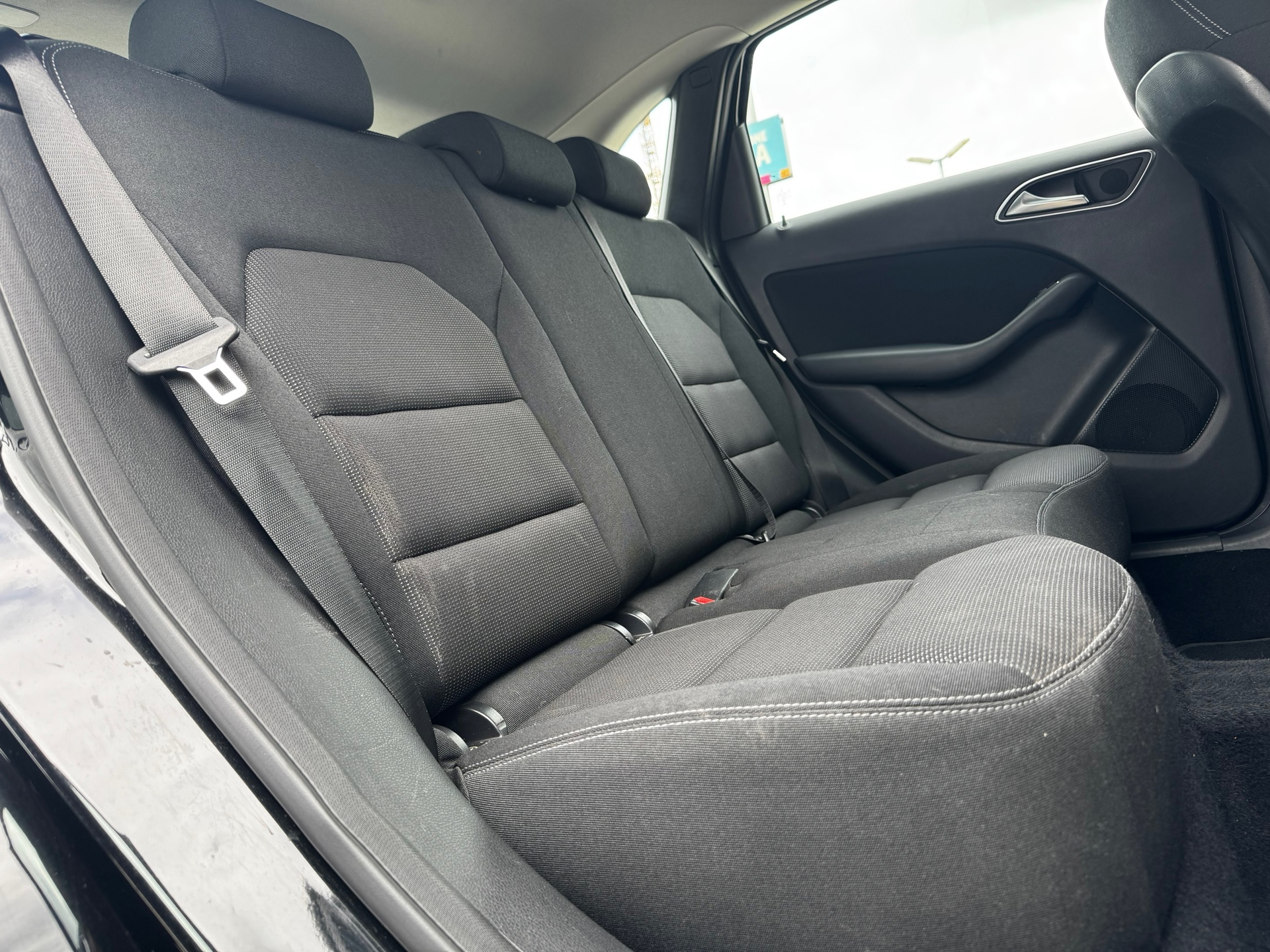 Foto van Mercedes-Benz B 180