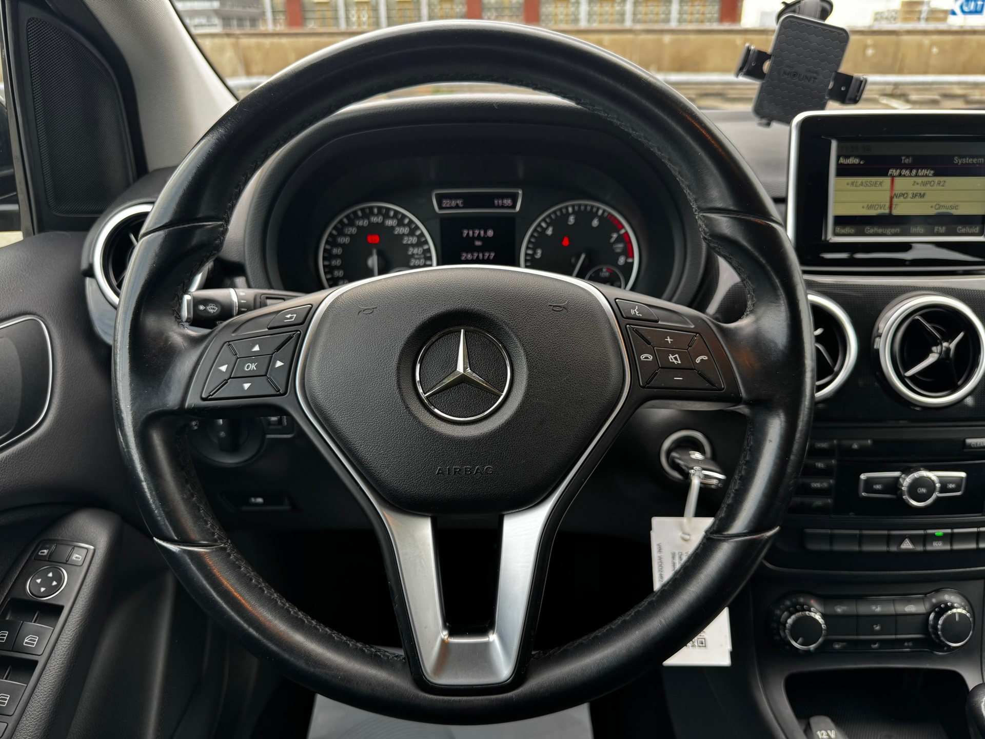 Foto van Mercedes-Benz B 180