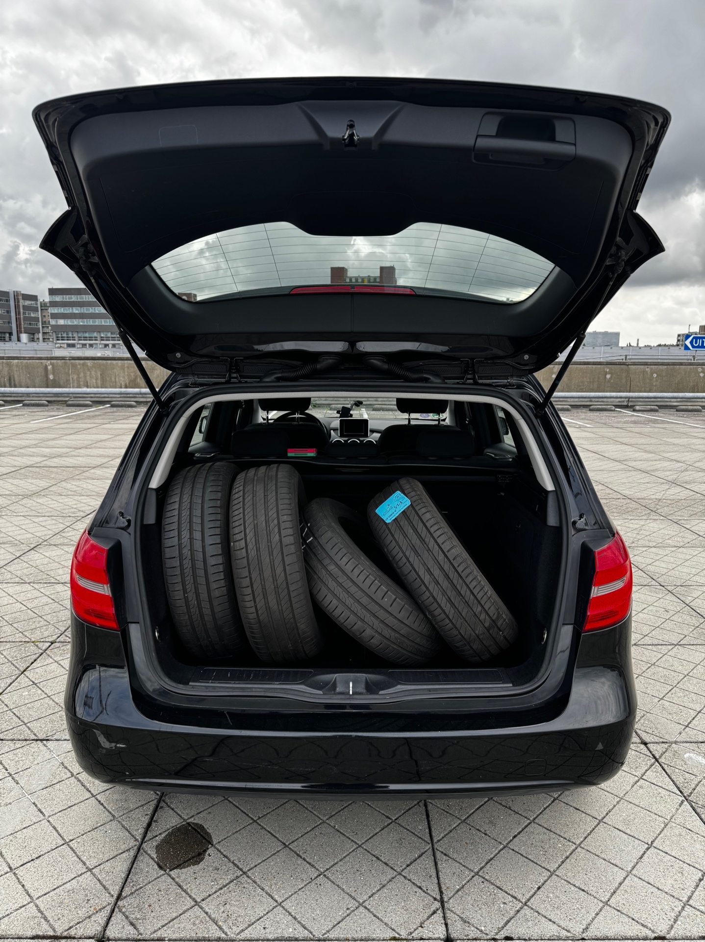 Foto van Mercedes-Benz B 180
