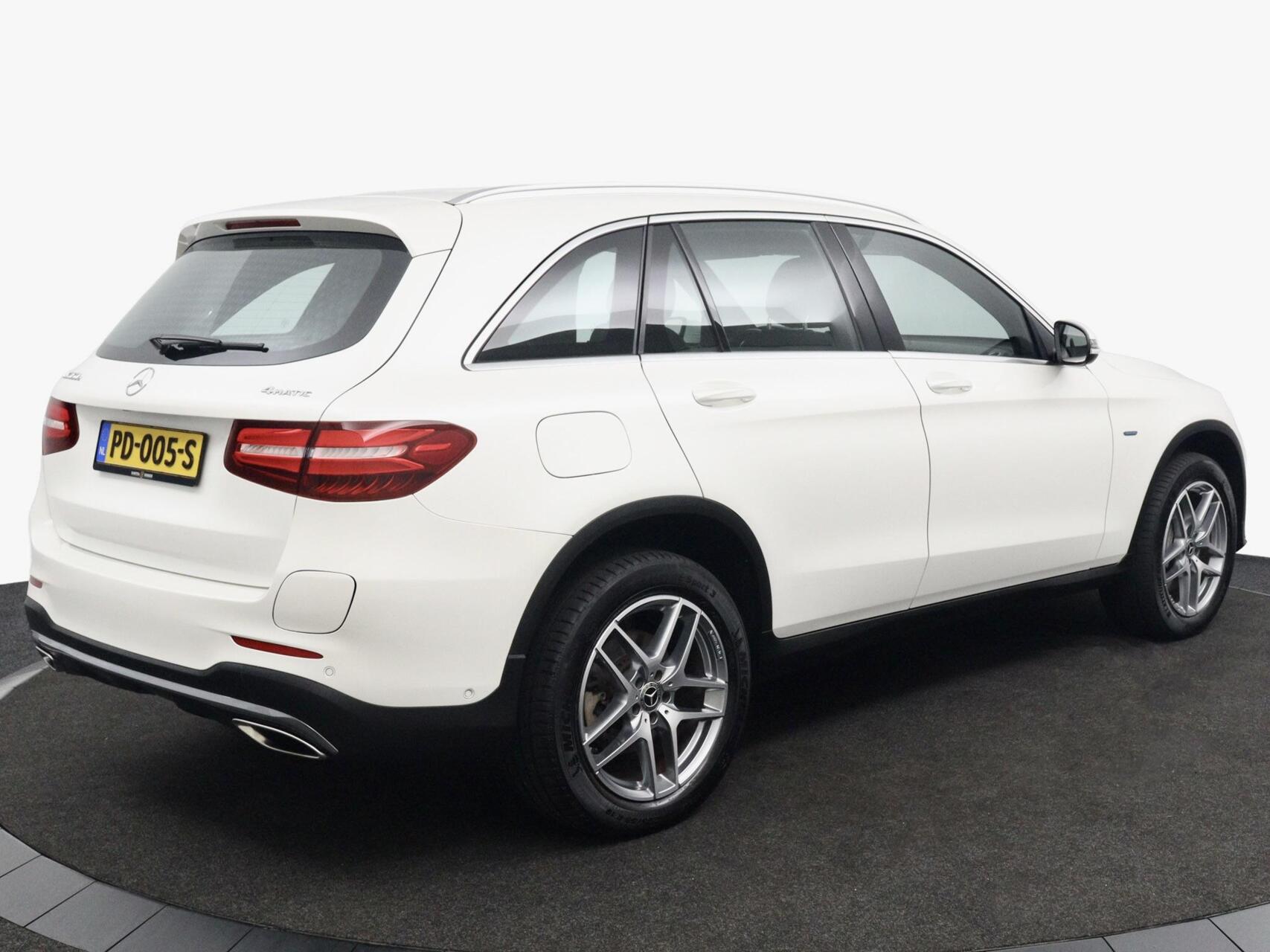 Foto van Mercedes-Benz GLC 350 E 4Matic