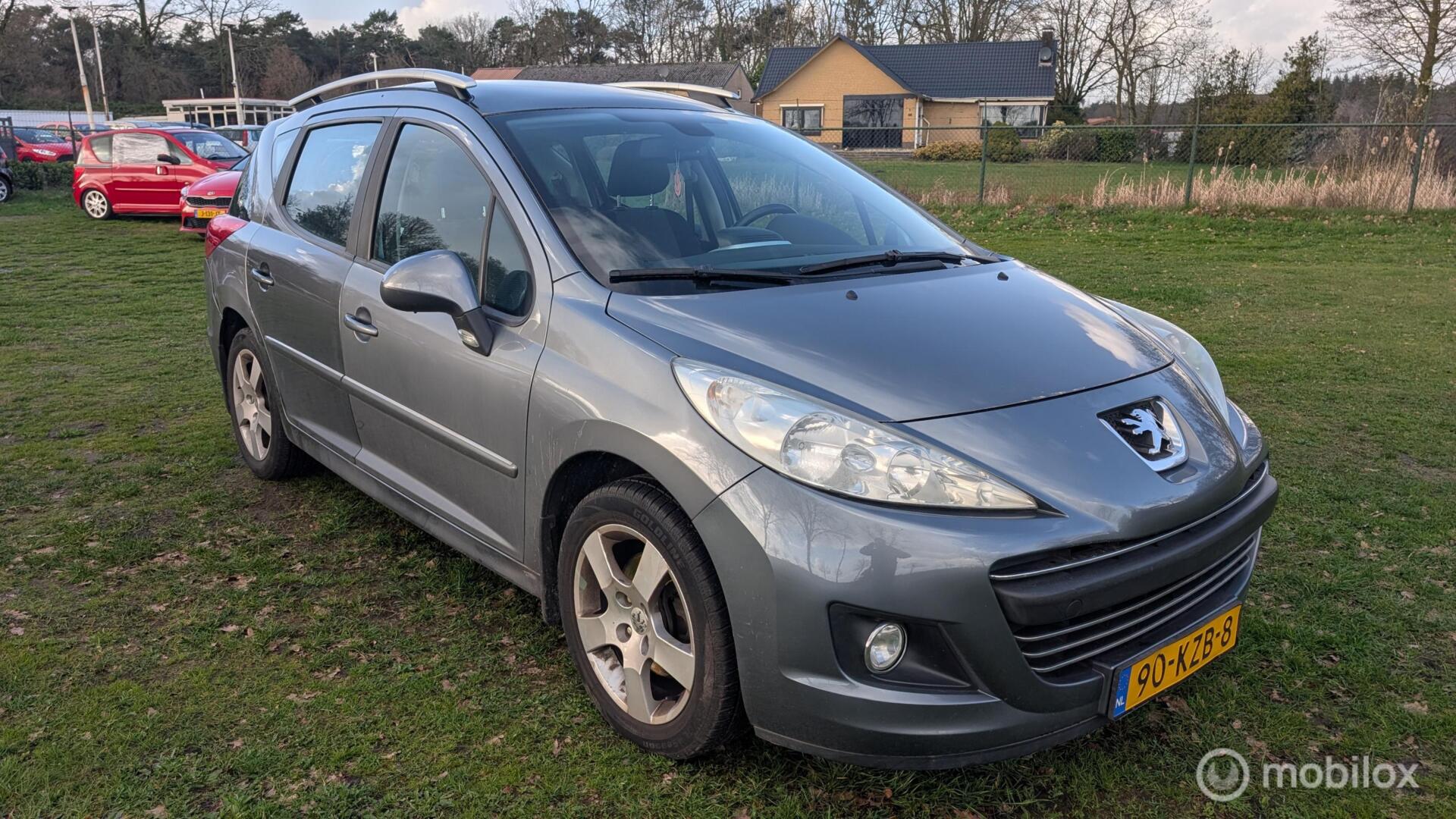 Peugeot 207 SW 1.6 VTi Blue Lease Executive 2010 - voorkant