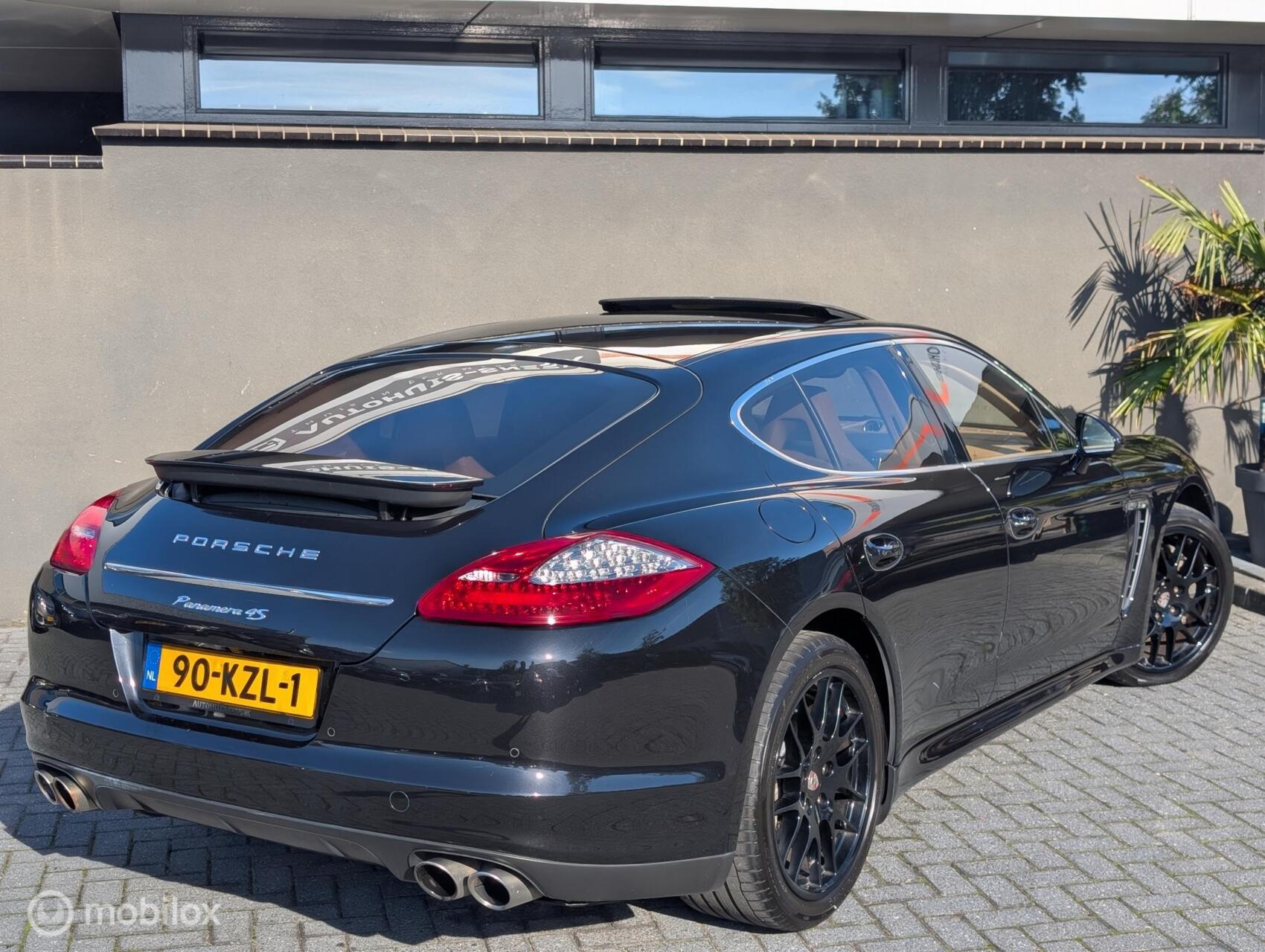 Foto van Porsche Panamera 4s