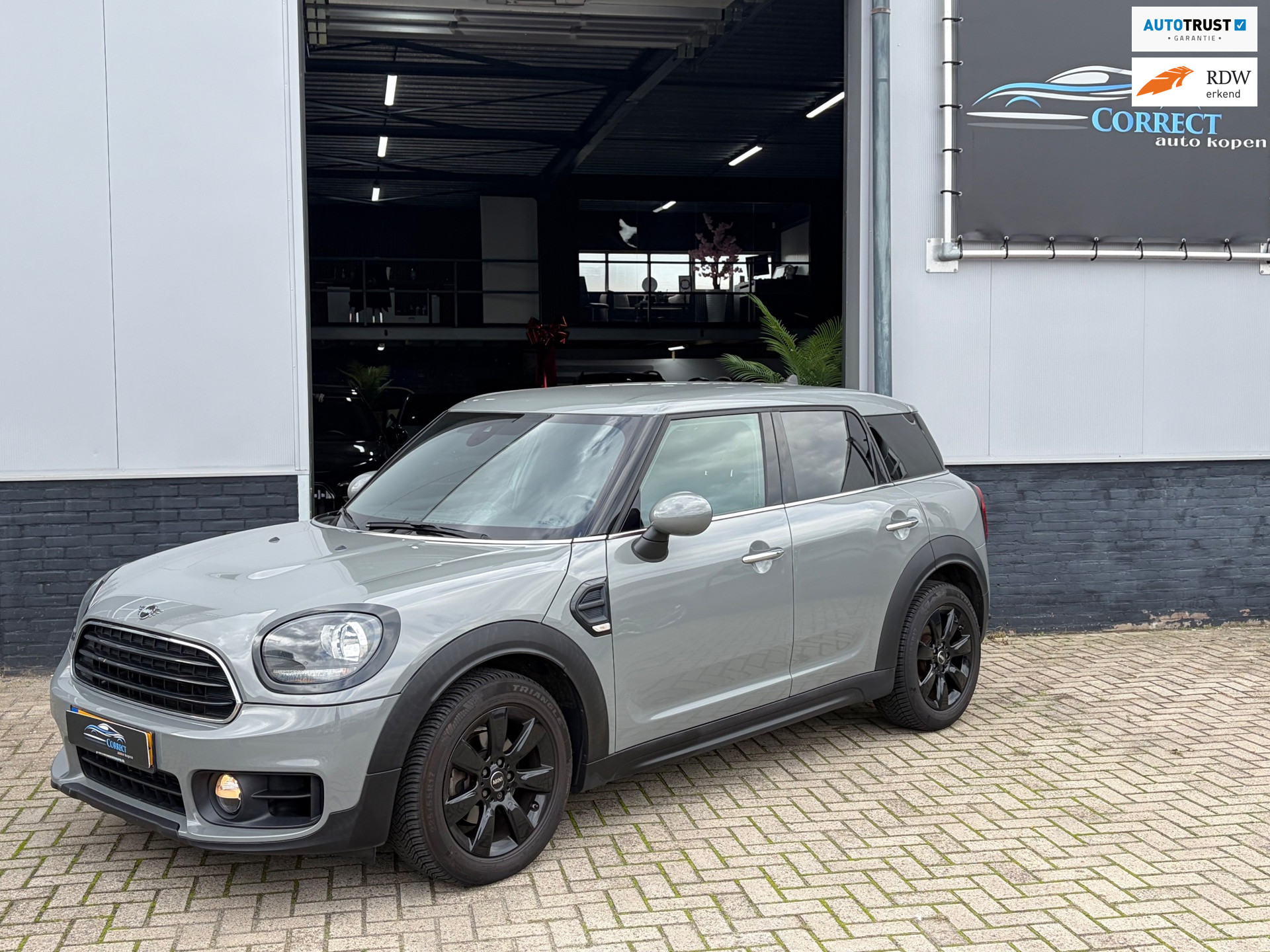 Mini Countryman One 1.5 One Chili 2018 - voorkant