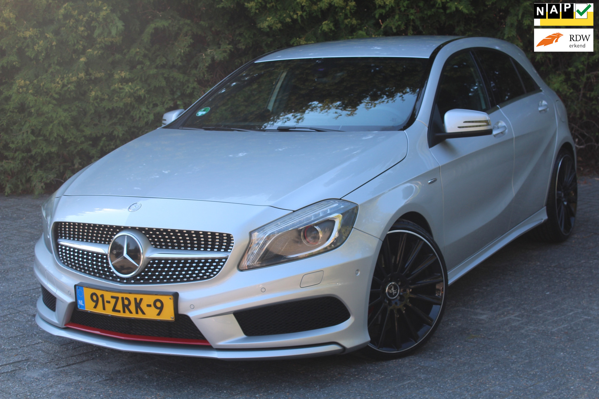 Mercedes-Benz A 250 250 Sport Ambition AMG-pakket | Memory | Parkeercamera | Alcantara | Trekhaak 2013 - voorkant