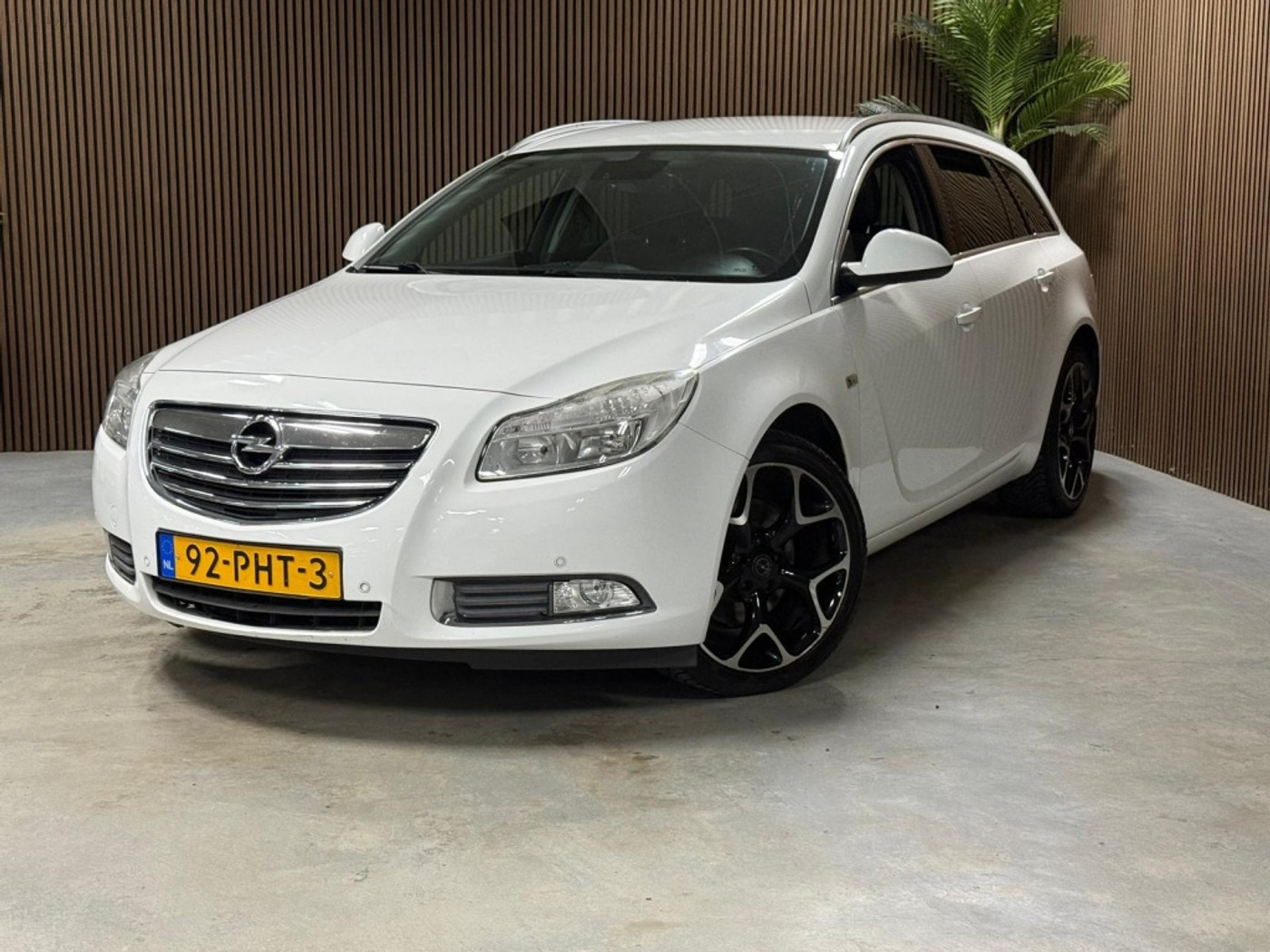 Opel Insignia Sports Tourer 1.6 T Sport 2011 - voorkant