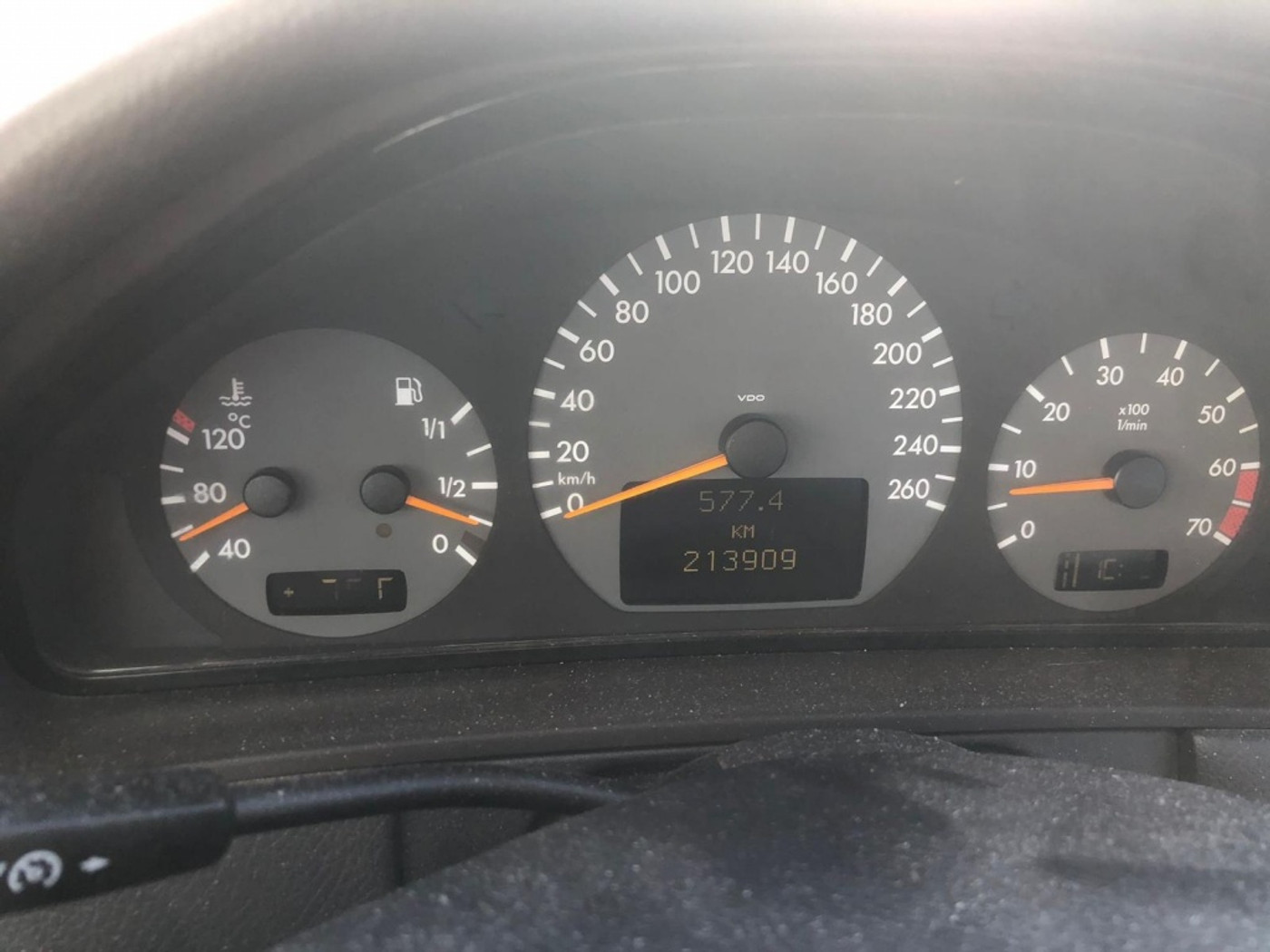 Foto van Mercedes-Benz E 240