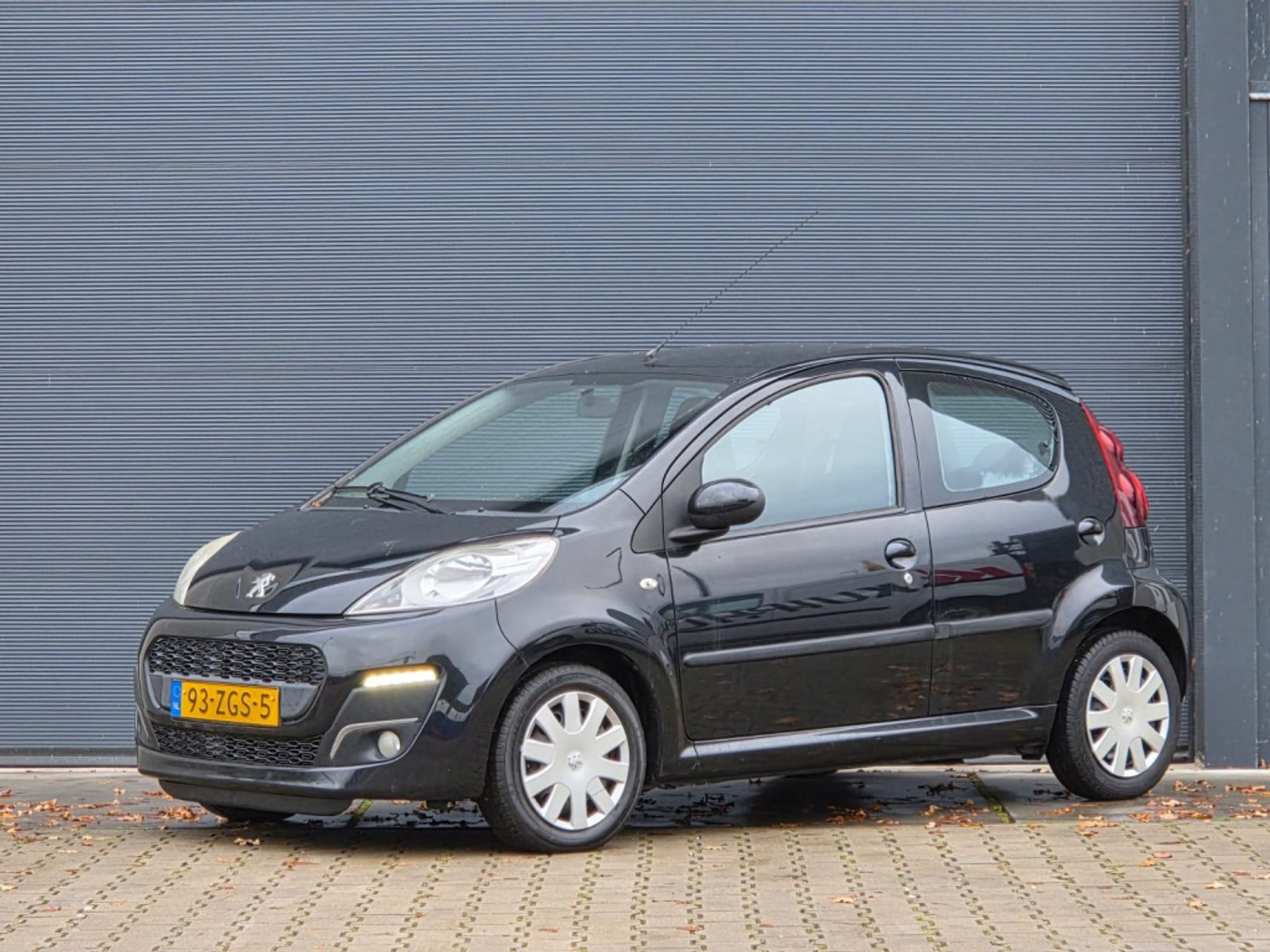 Peugeot 107 1.0 Active 2012 - voorkant