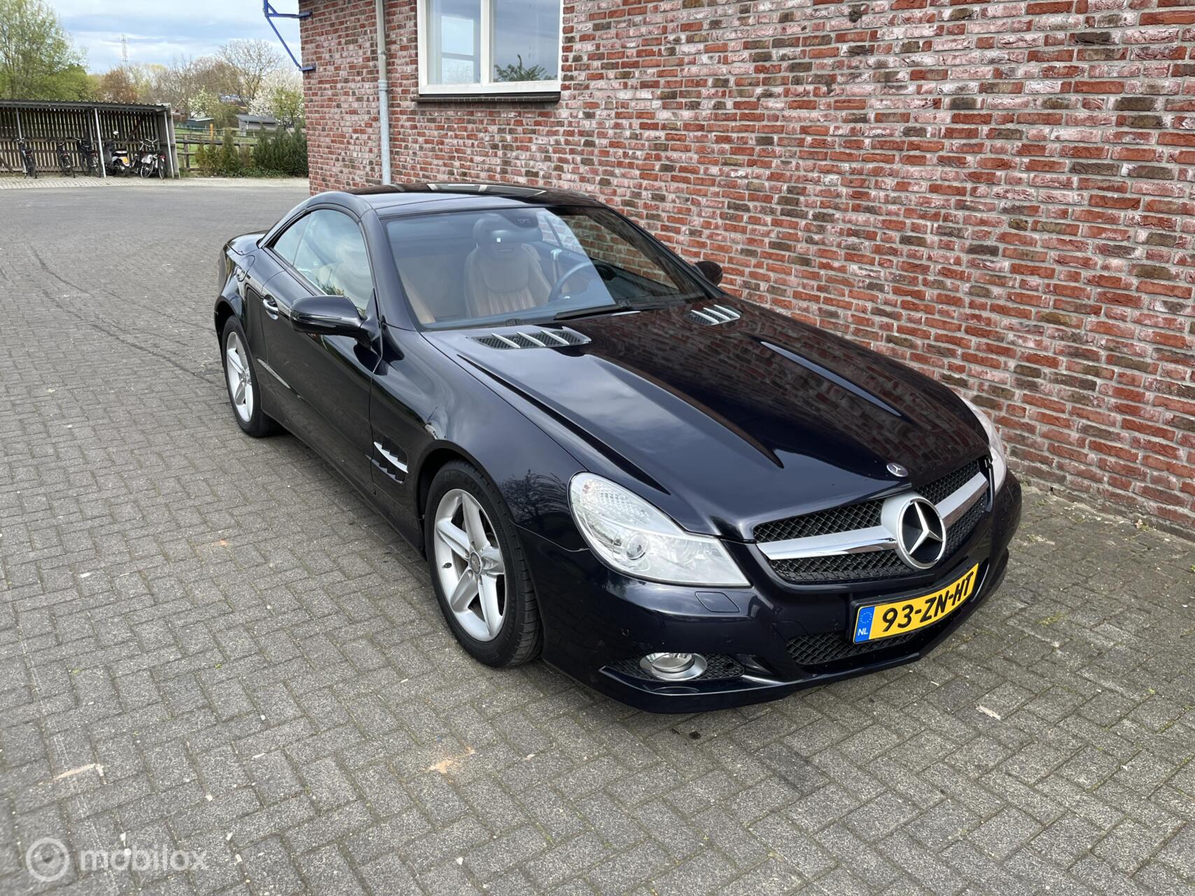 Foto van Mercedes-Benz SL 280