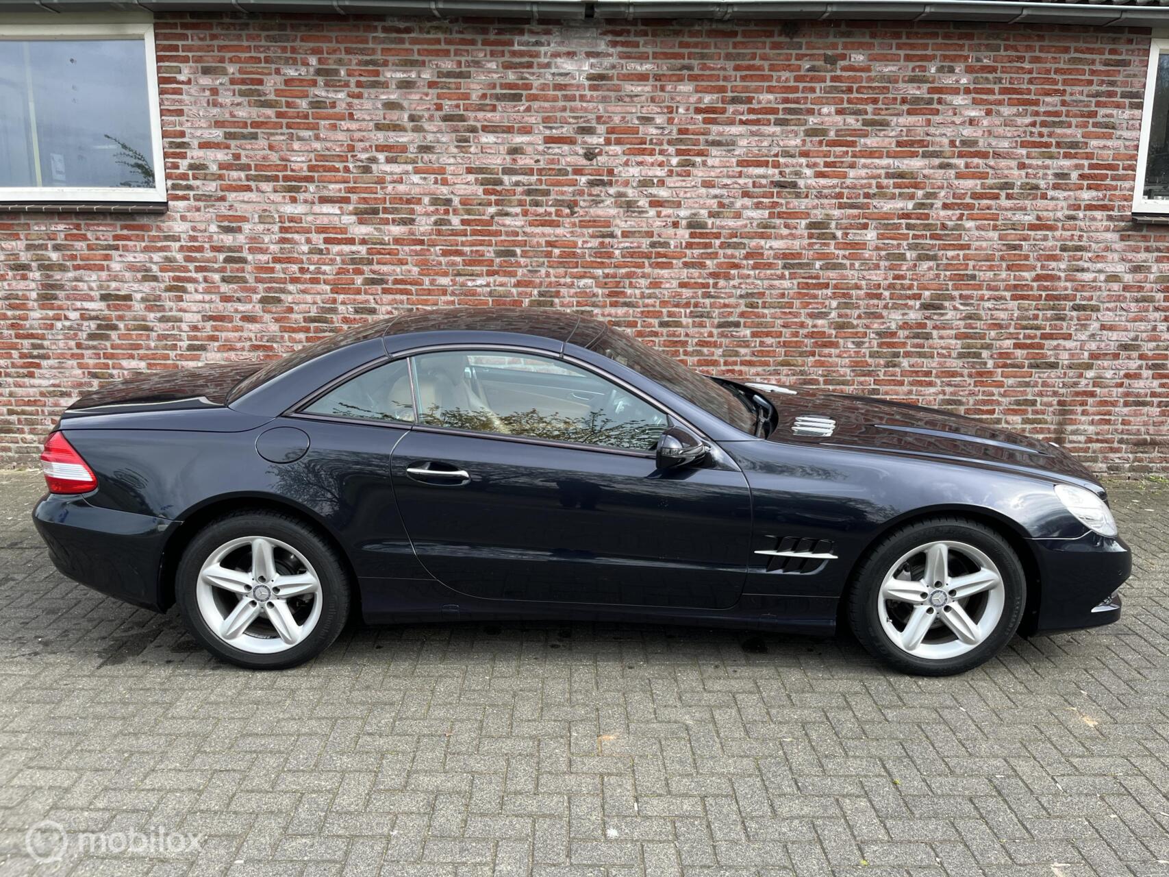 Foto van Mercedes-Benz SL 280
