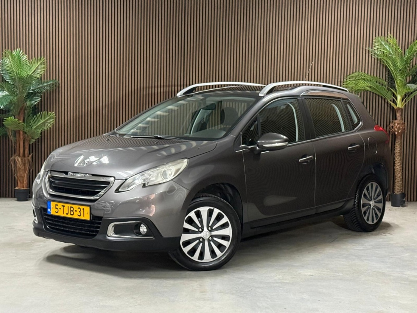 Peugeot 2008 1.2 VTi Act. Pack Pr 2014 - voorkant
