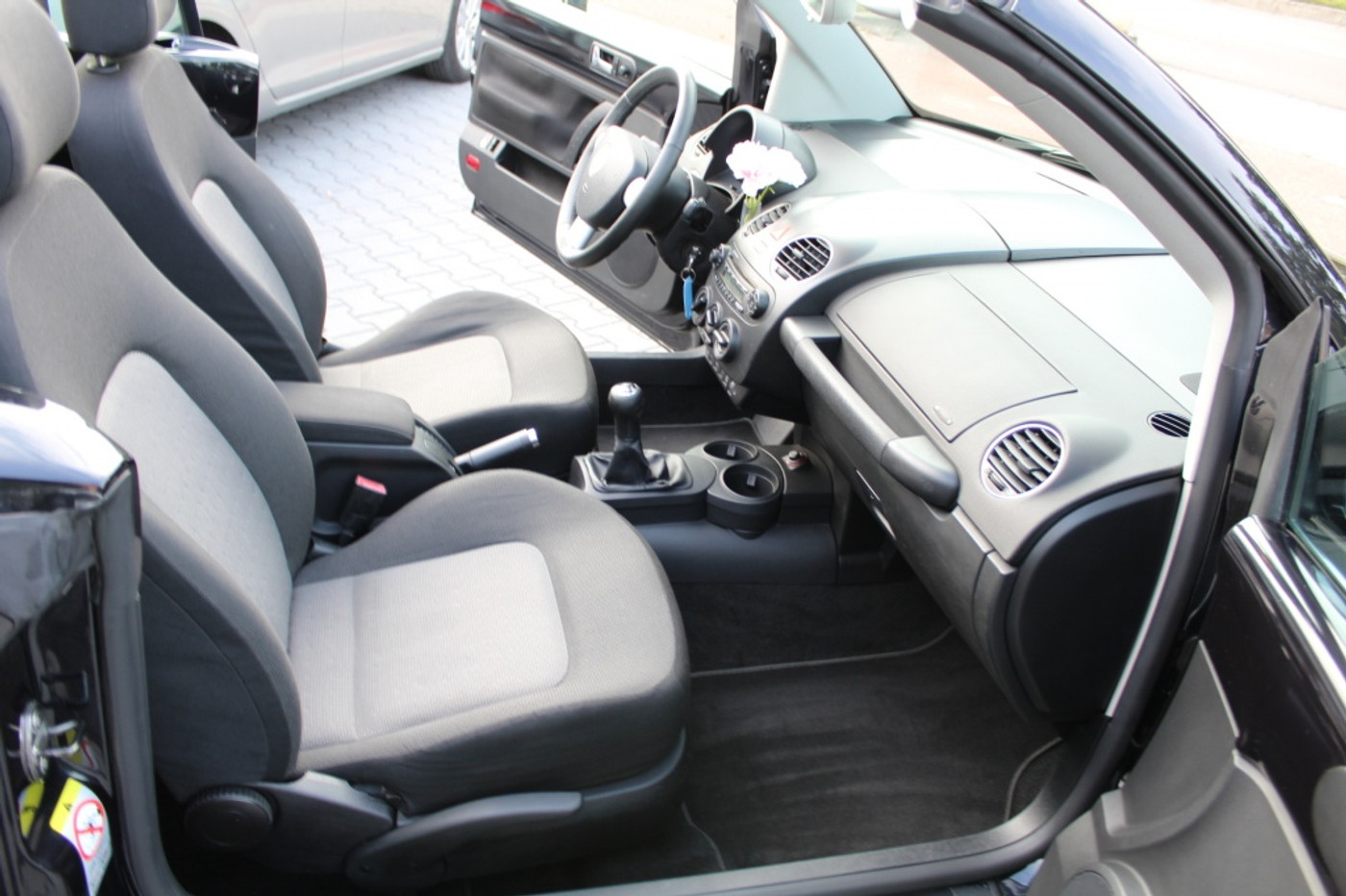 Foto van Volkswagen New Beetle Cabriolet