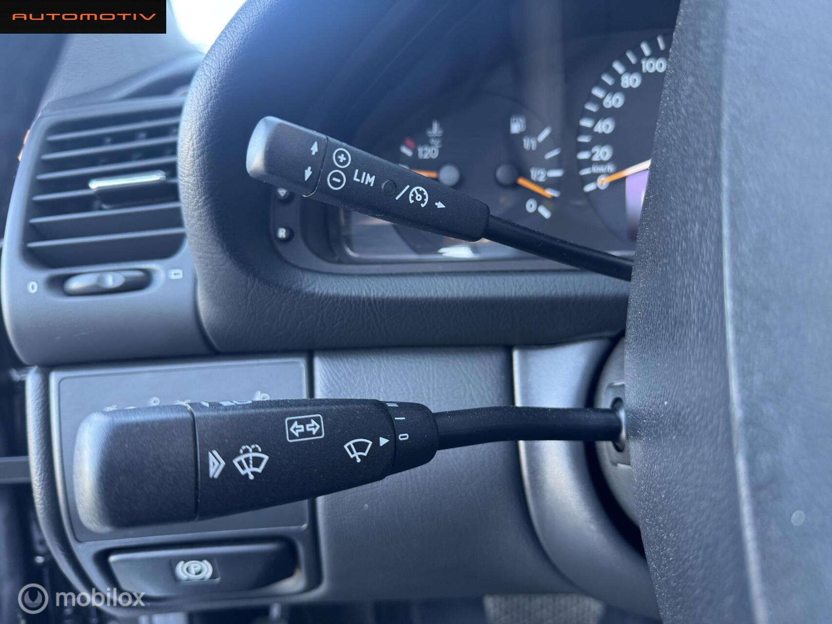 Foto van Mercedes-Benz CLK 200 Kompressor