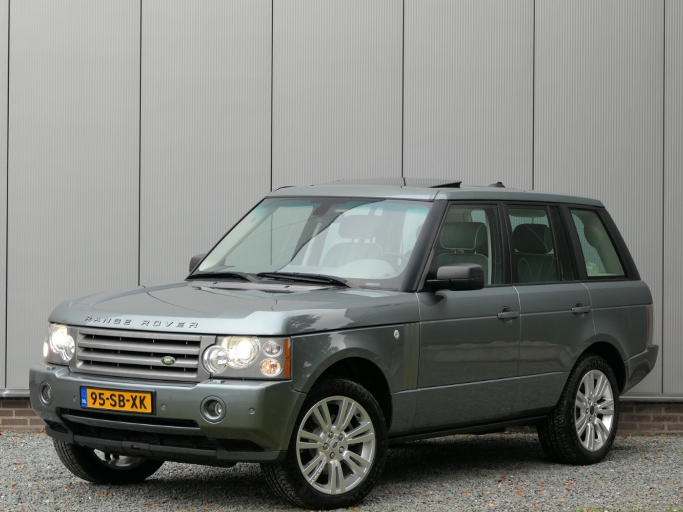 Land Rover Range Rover 4.4 V8 Vogue Schuifdak / Harman/Kardon / Stuurverwarming 2005 - voorkant
