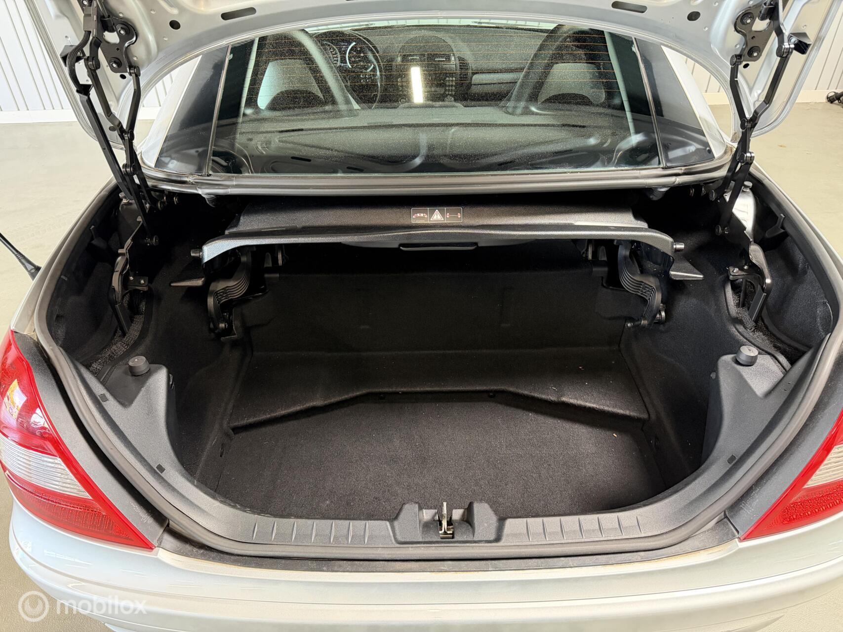 Foto van Mercedes-Benz SLK 200 Kompressor