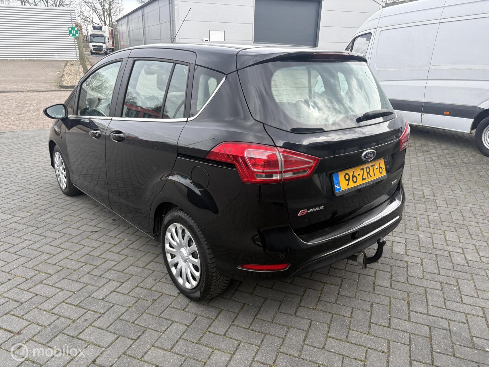 Foto van Ford B-max