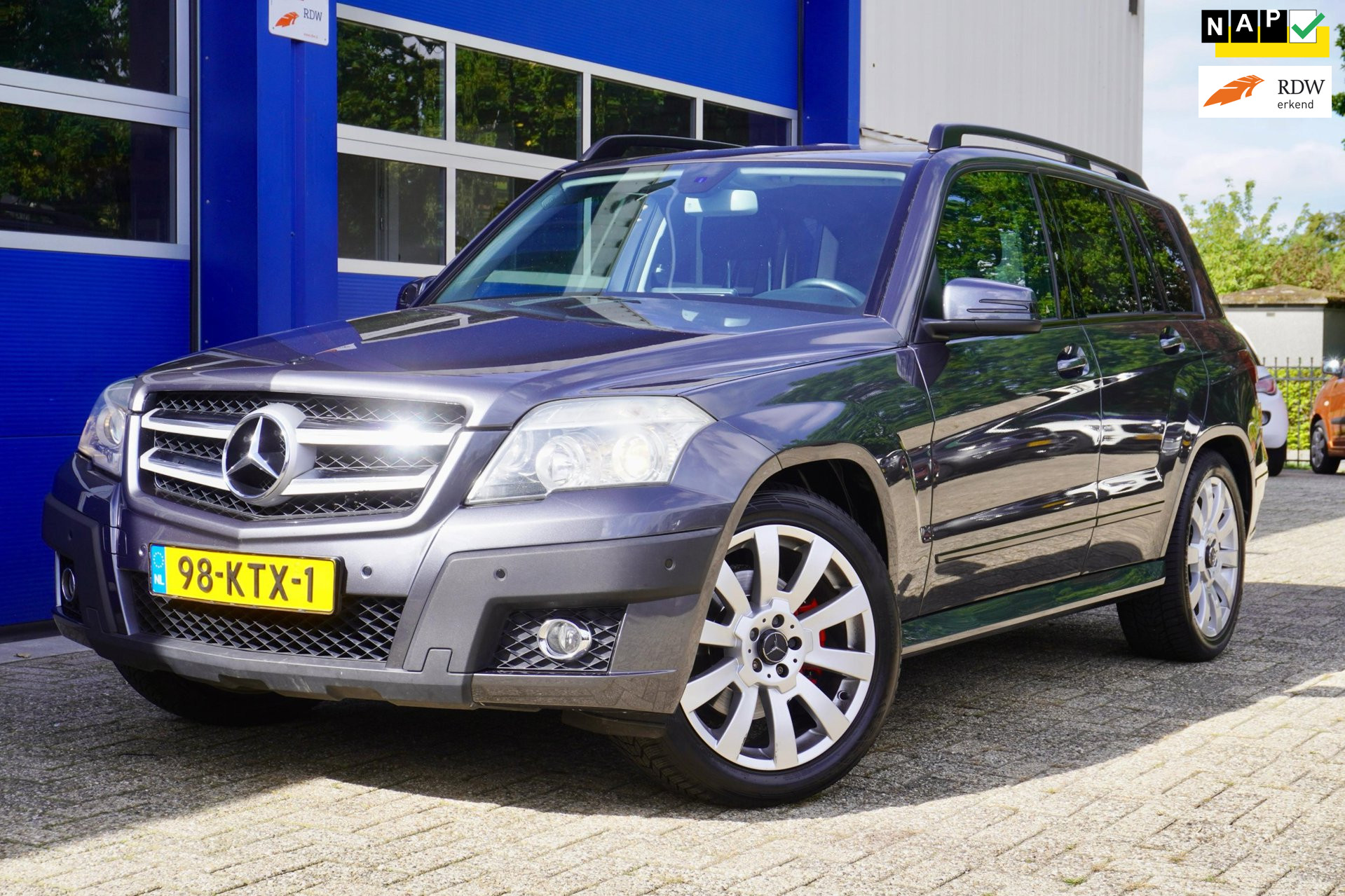 Mercedes-Benz GLK 350 4Matic 350 4-Matic NAP|CARPLAY|CLIMATE|APK|AUTOMAAT|YOUNGTIMER|TREKHAAK 2010 - voorkant