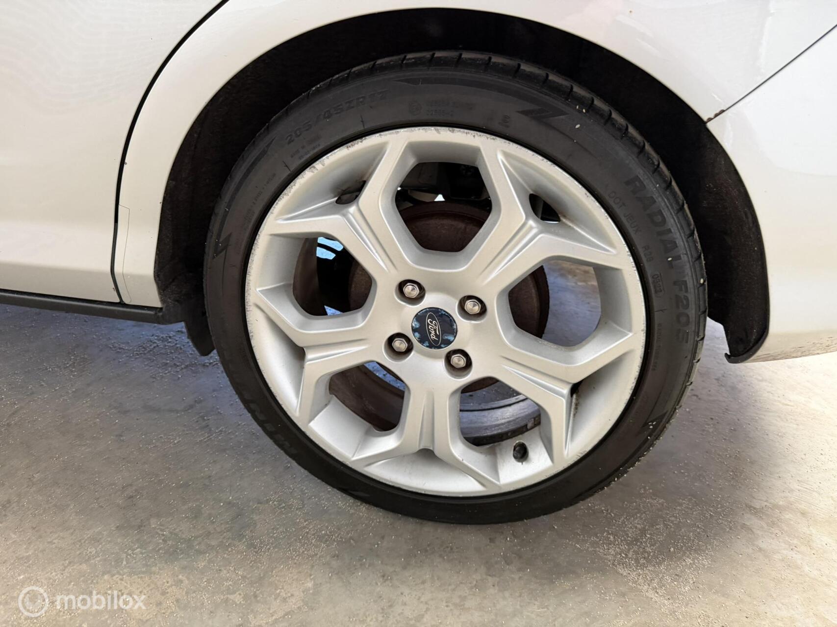 Foto van Ford B-max