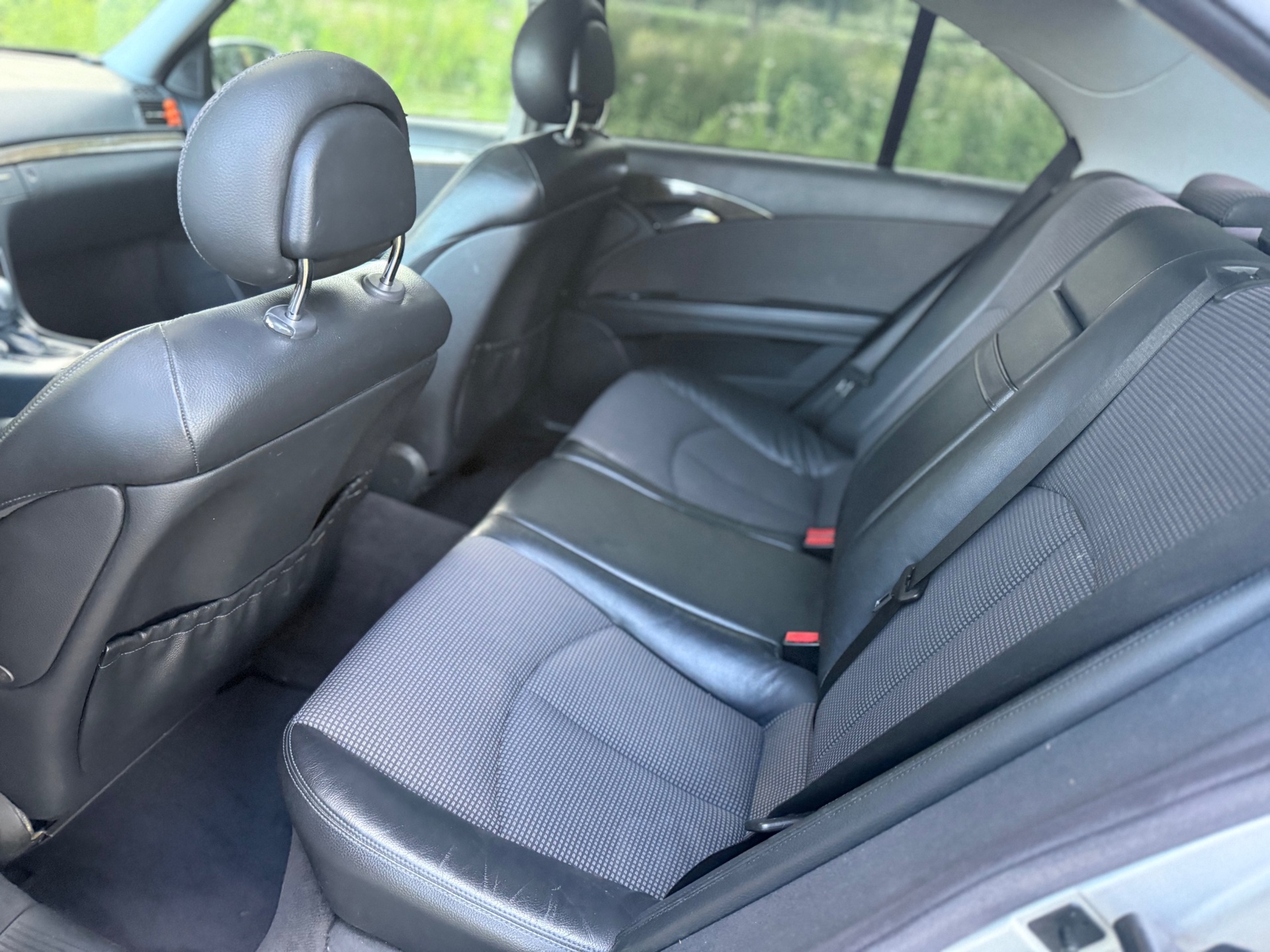 Foto van Mercedes-Benz E 240