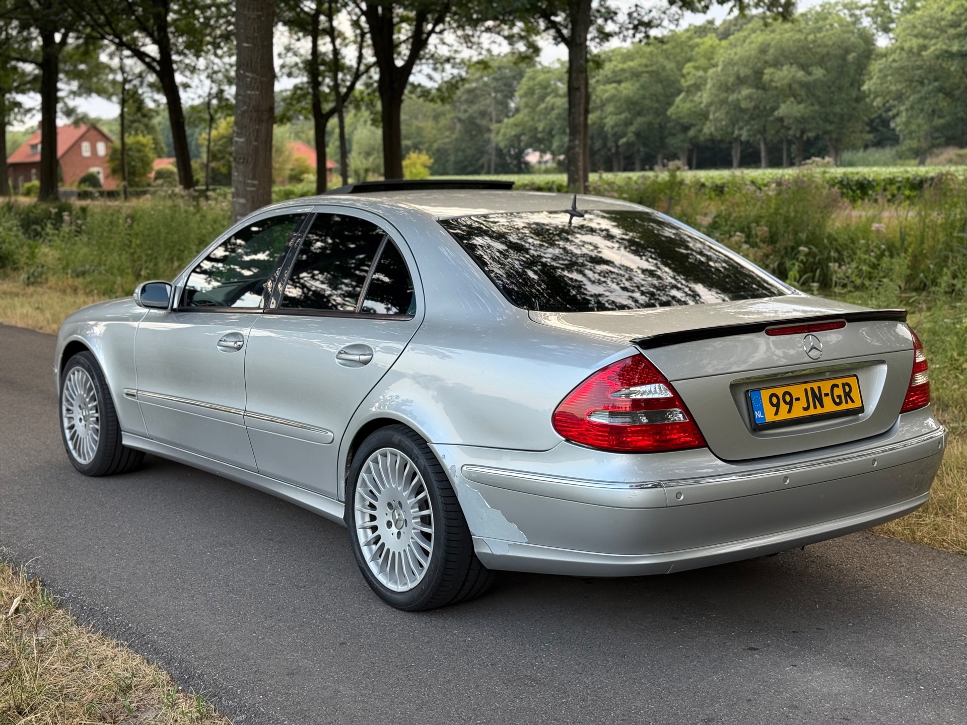 Foto van Mercedes-Benz E 240