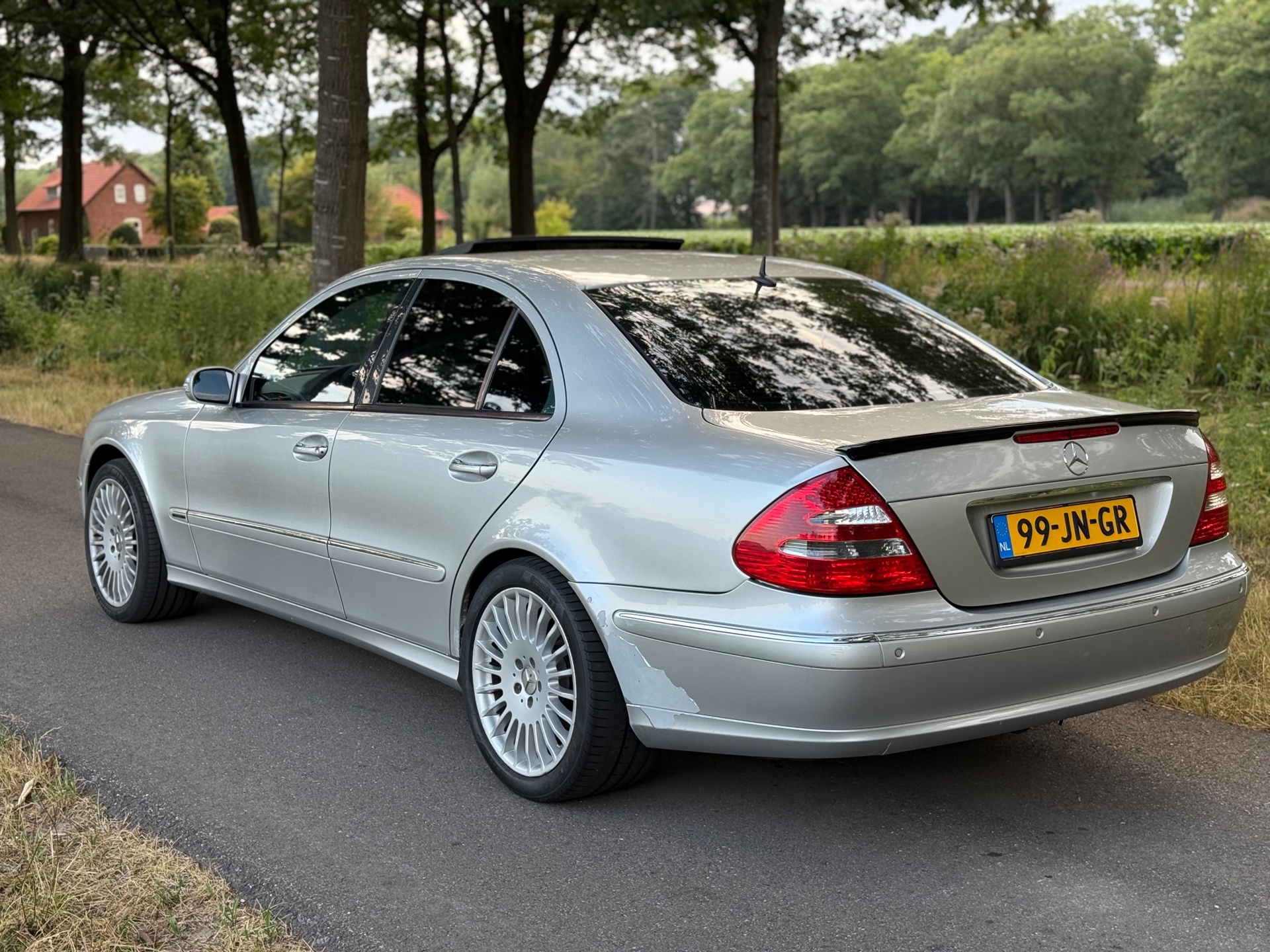 Foto van Mercedes-Benz E 240
