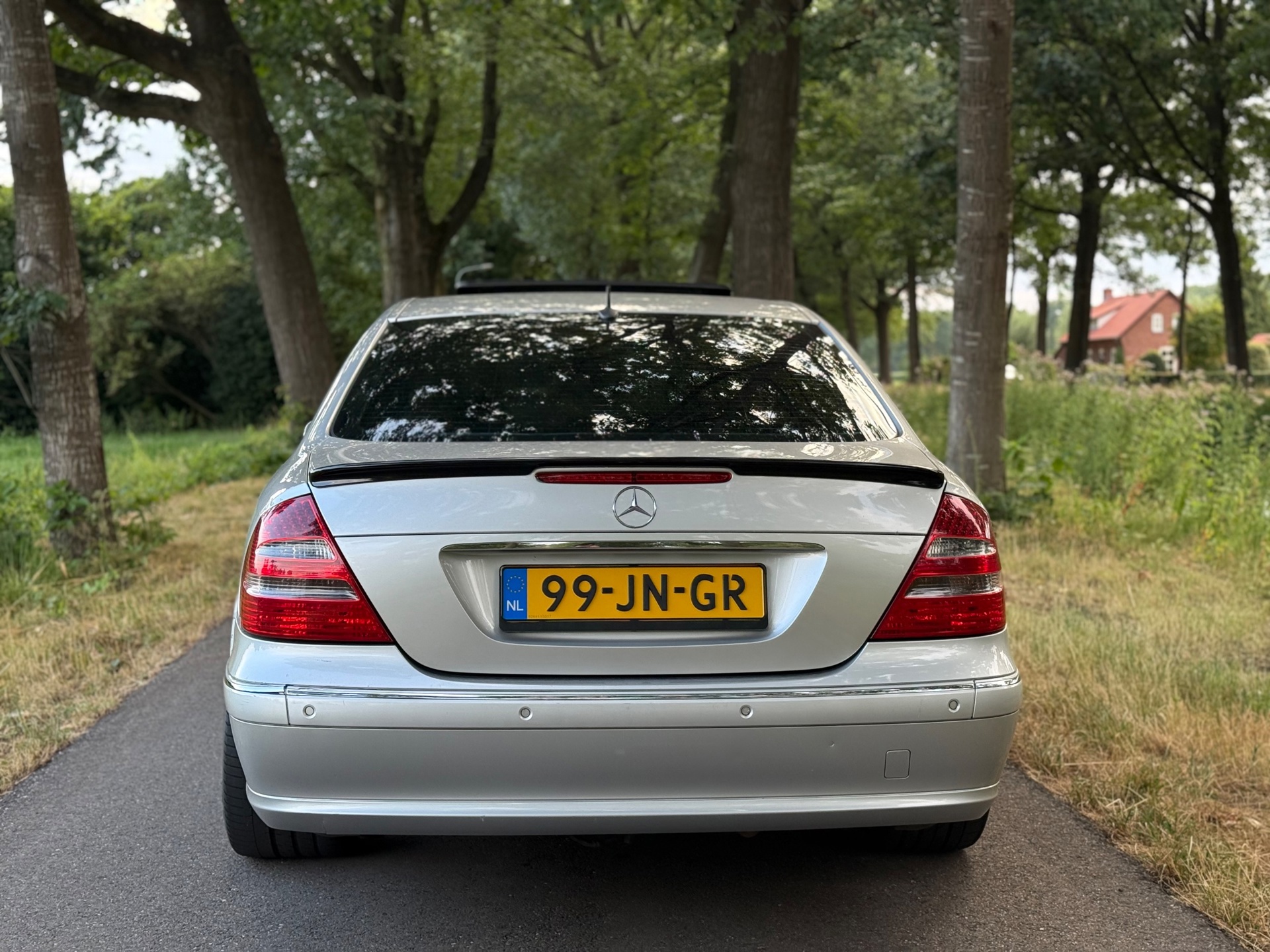 Foto van Mercedes-Benz E 240