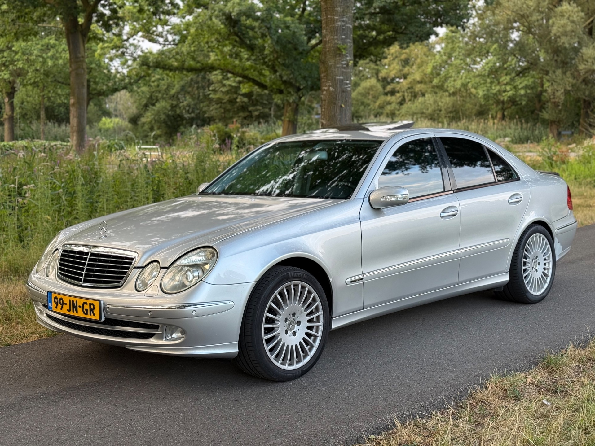 Foto van Mercedes-Benz E 240