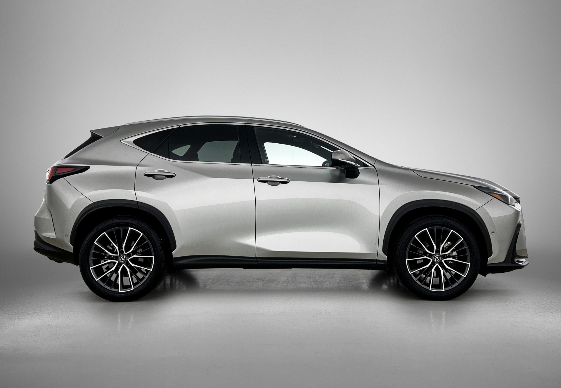 Foto van Lexus Lexus Nx350h