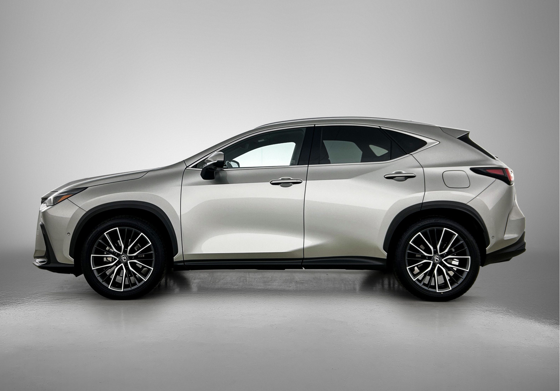 Foto van Lexus Lexus Nx350h