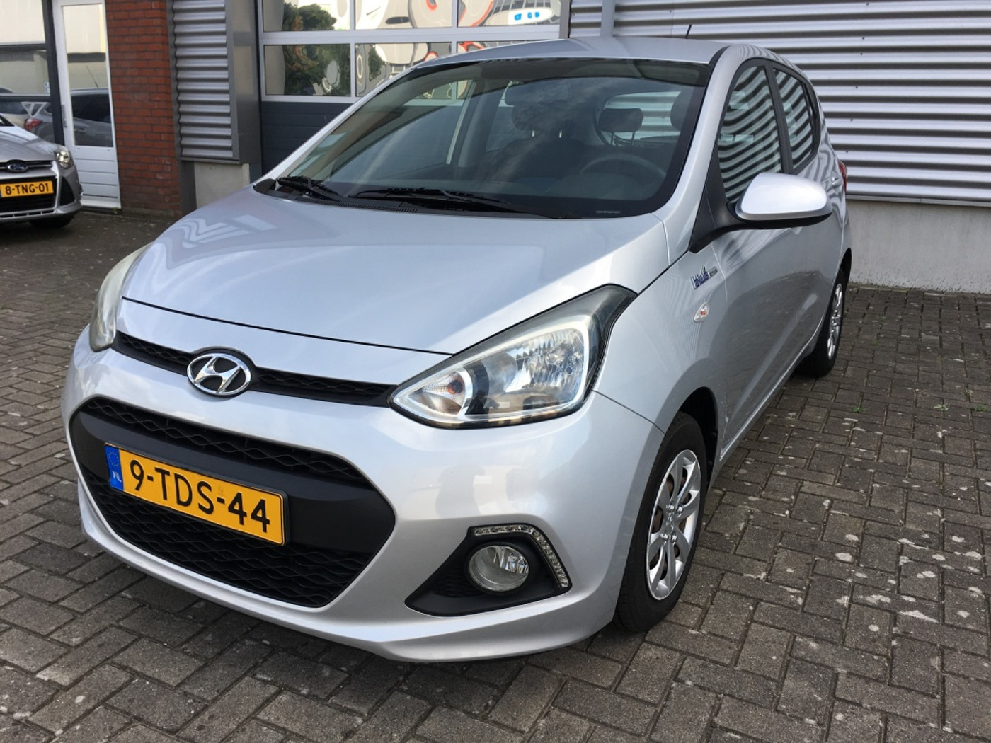 Hyundai I10 1.0i i-Motion Comf. + 2014 - voorkant