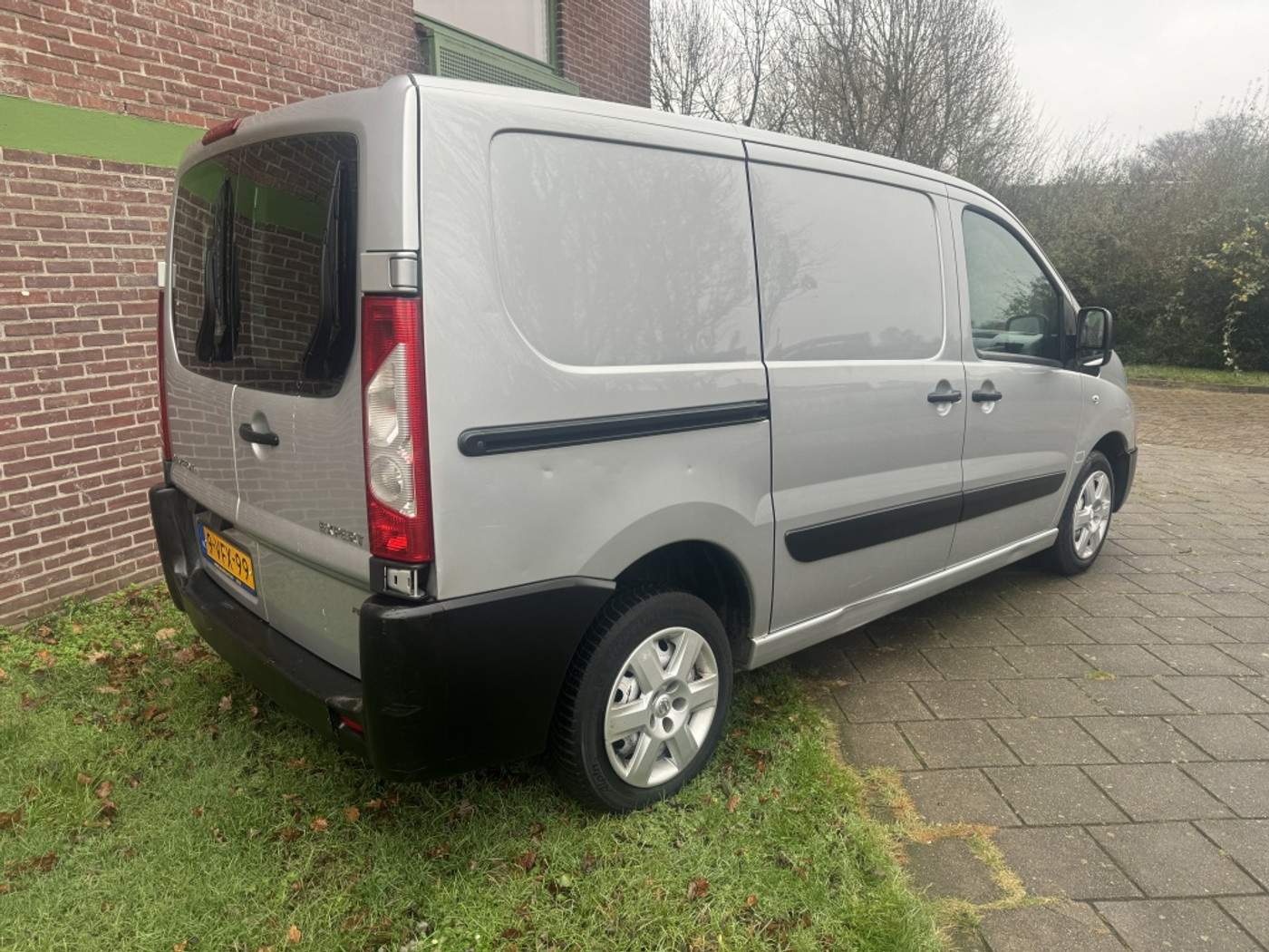 Foto van Peugeot Expert 229 L1h1 2.0hdif 16v-120