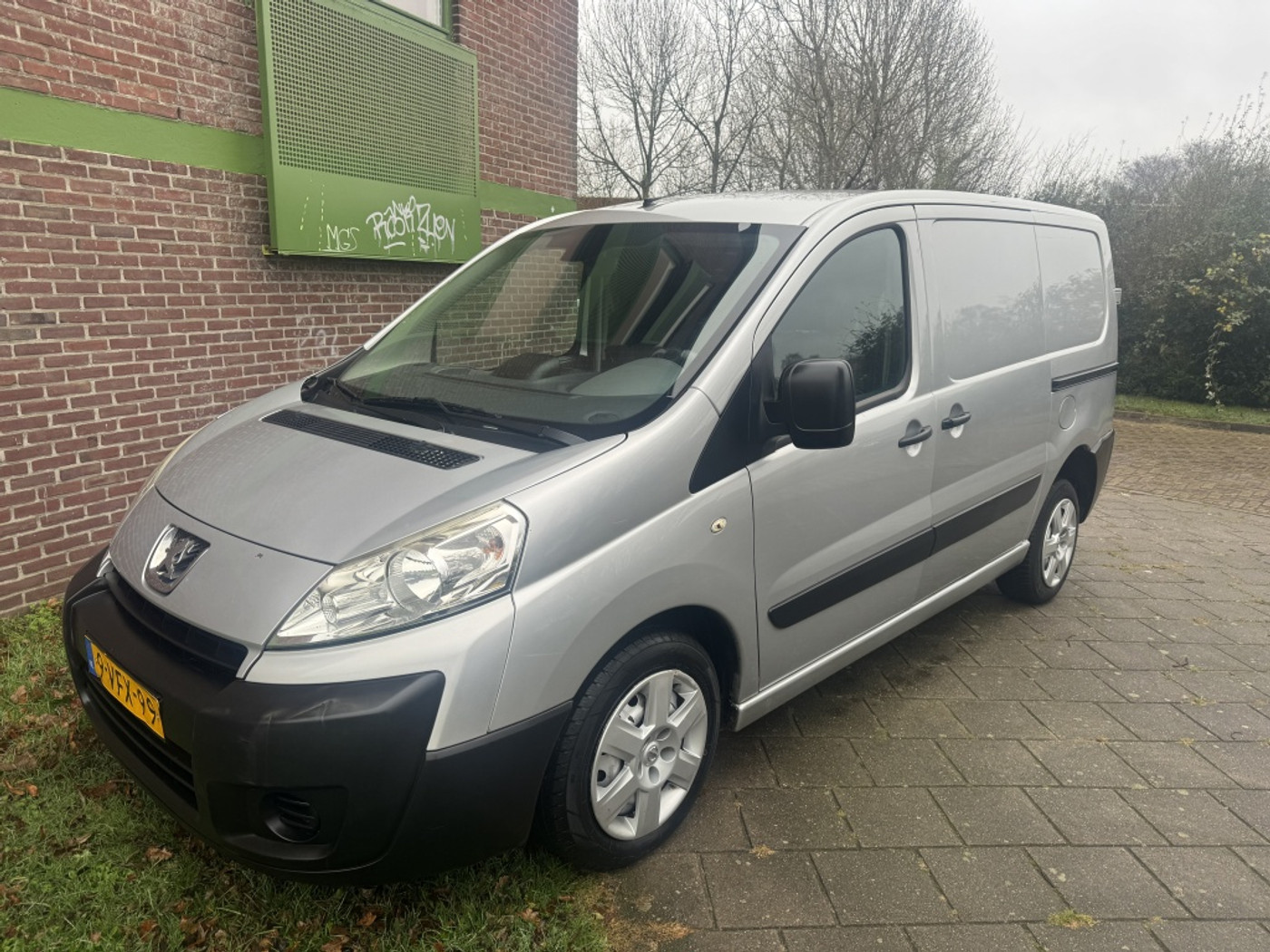 Peugeot Expert 229 L1h1 2.0hdif 16v-120 229 2.0 HDI L1H1*2010*Airco|Cruise|Pdc|DB-Sdeur 2010 - voorkant