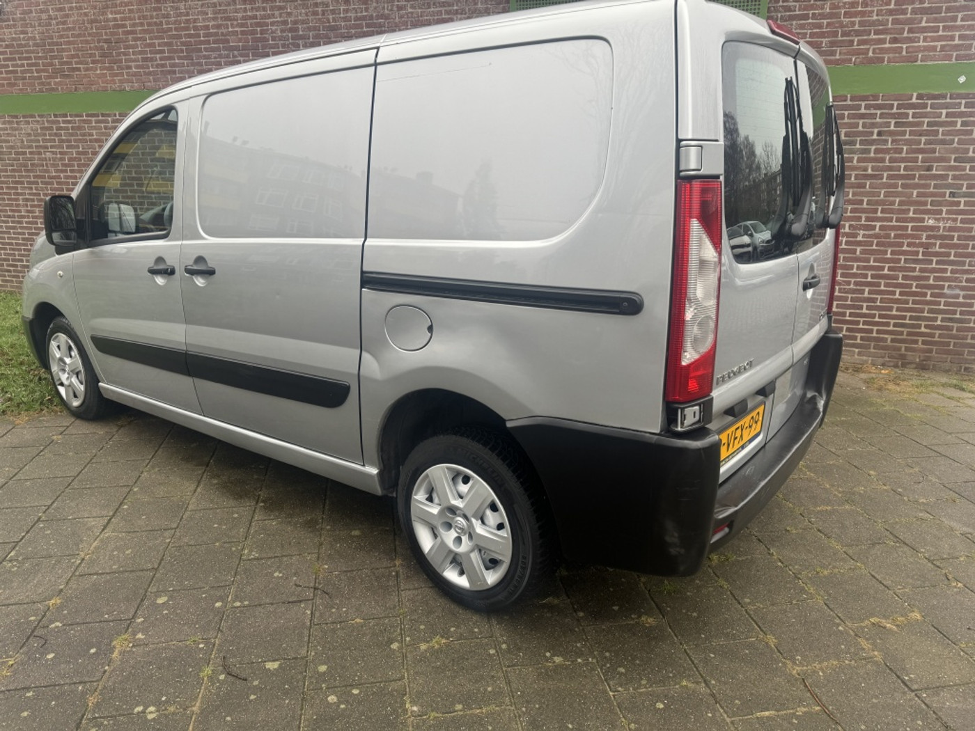 Foto van Peugeot Expert 229 L1h1 2.0hdif 16v-120