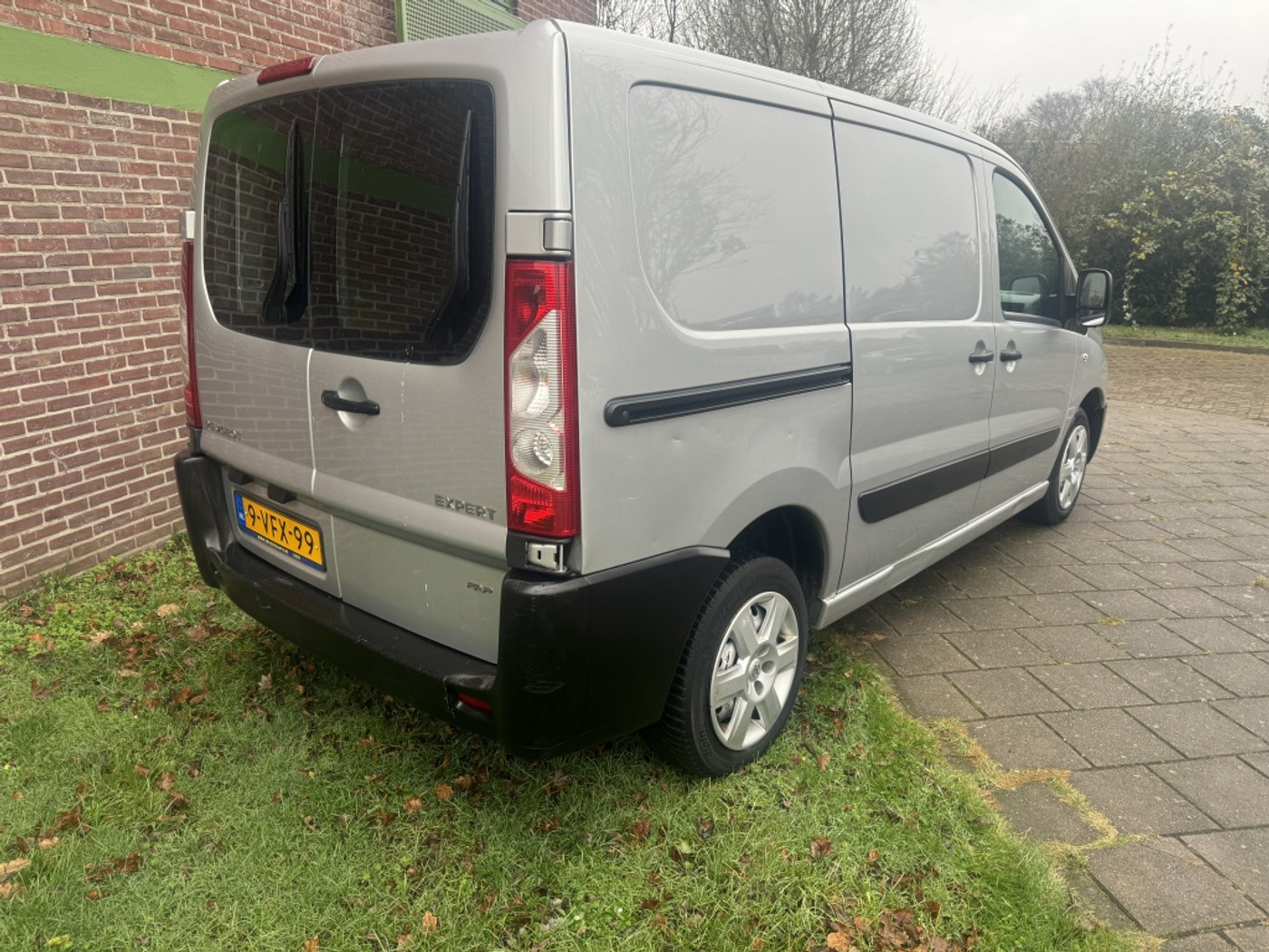 Foto van Peugeot Expert 229 L1h1 2.0hdif 16v-120