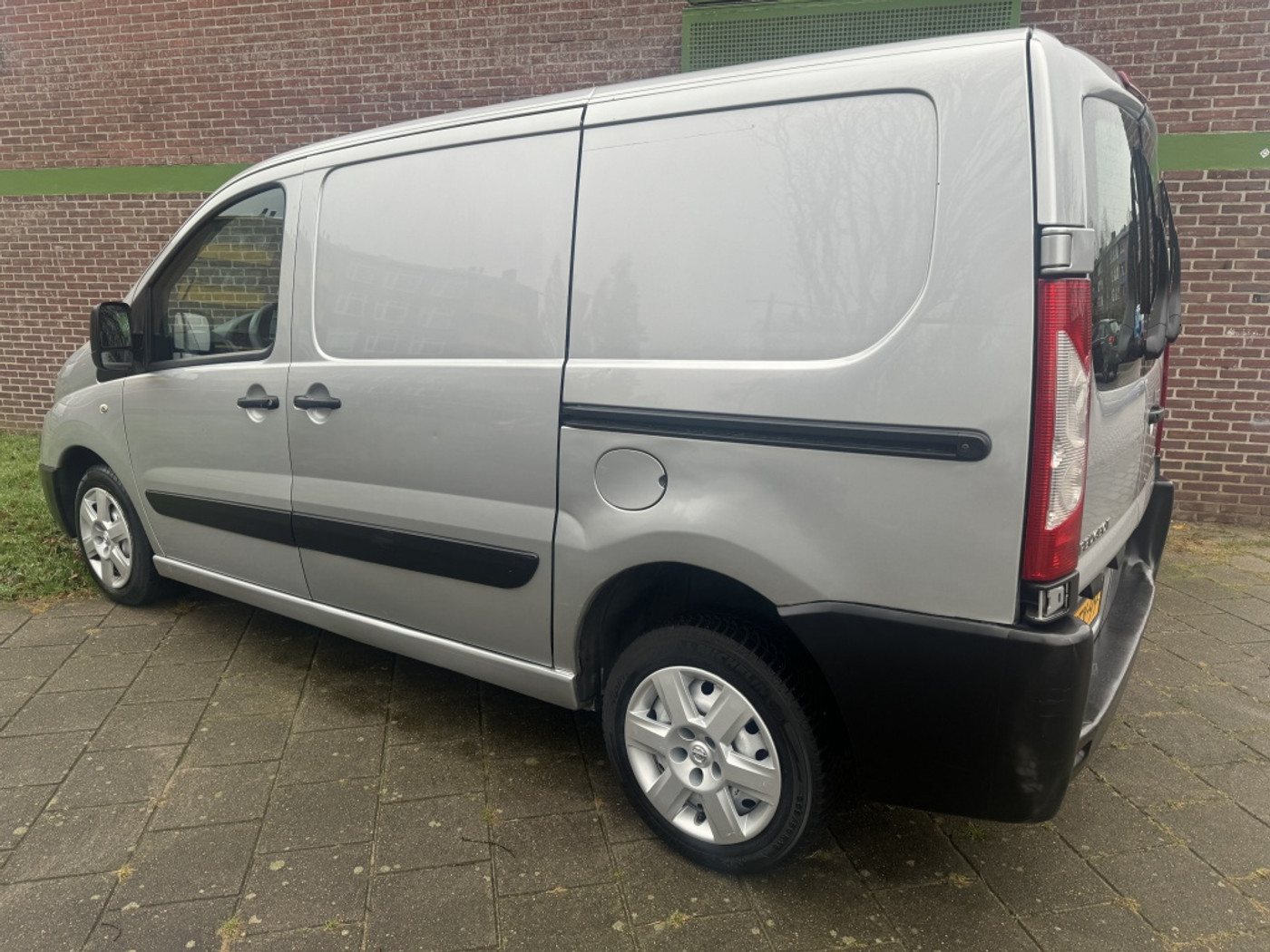 Foto van Peugeot Expert 229 L1h1 2.0hdif 16v-120