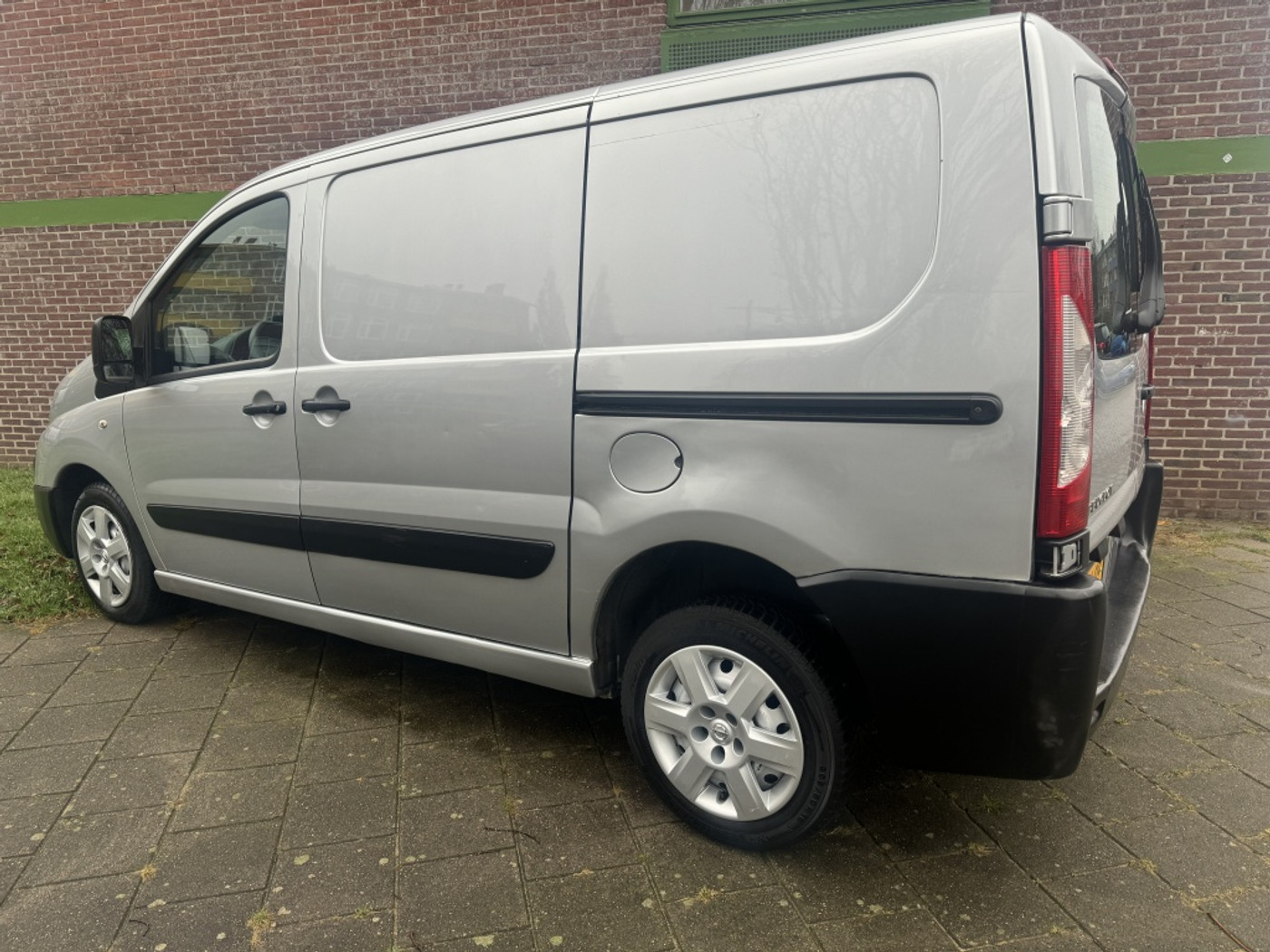 Foto van Peugeot Expert 229 L1h1 2.0hdif 16v-120