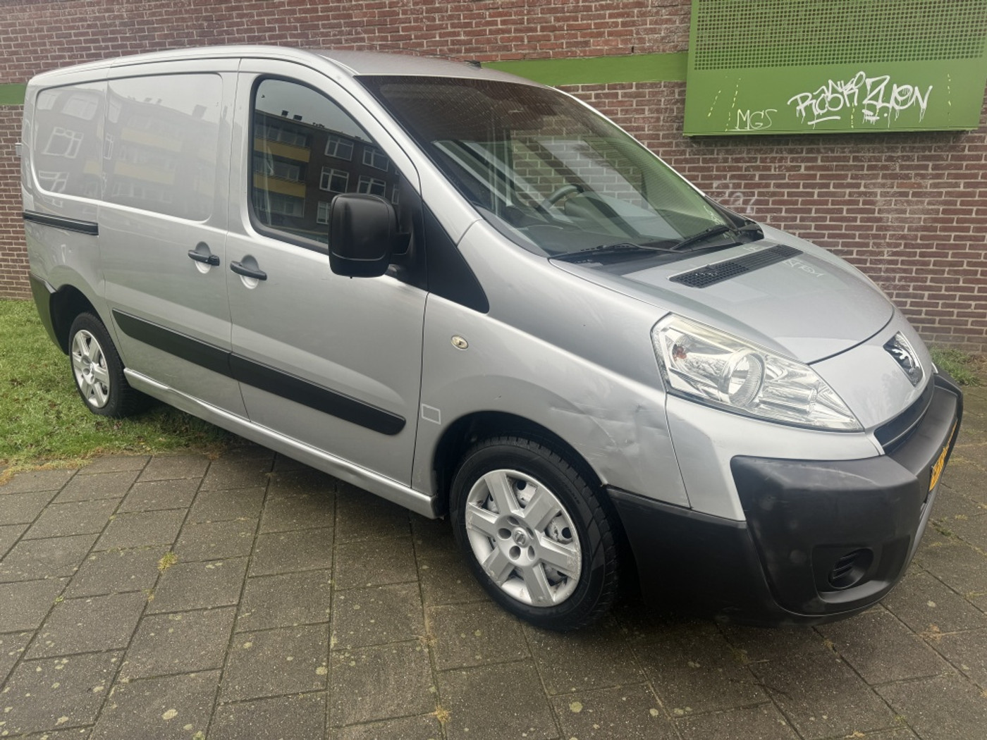 Foto van Peugeot Expert 229 L1h1 2.0hdif 16v-120