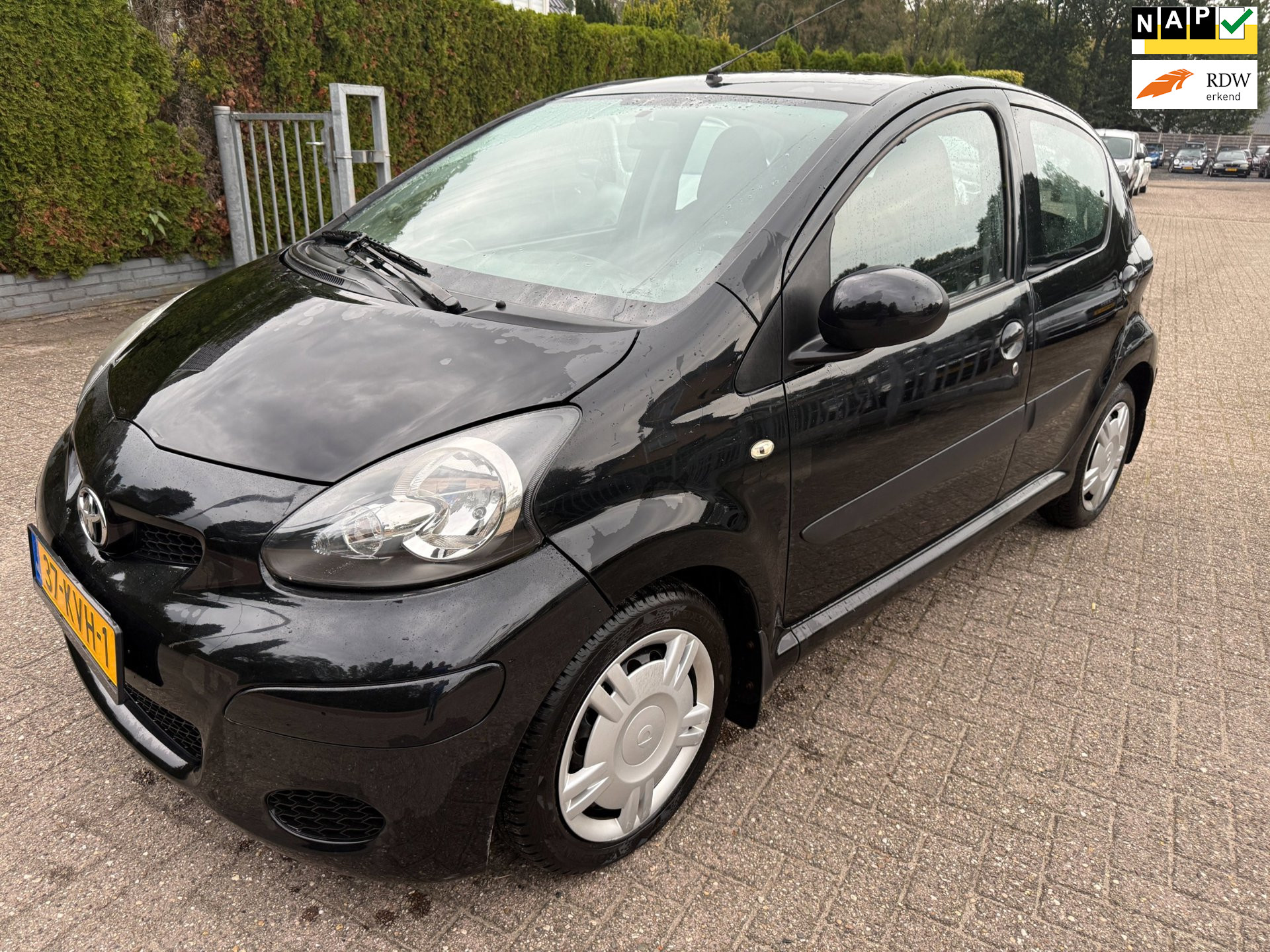 Toyota Toyota Aygo 1.0-12V 5-DRS Comfort AIRCO CENTR.VERGR. EL.RAMEN NAP 1e EIG. DEALEROH. 2010 - voorkant