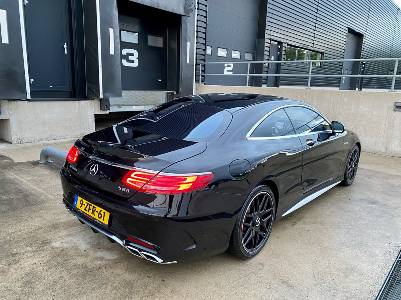 Foto van Mercedes-Benz S 63 AMG 4Matic