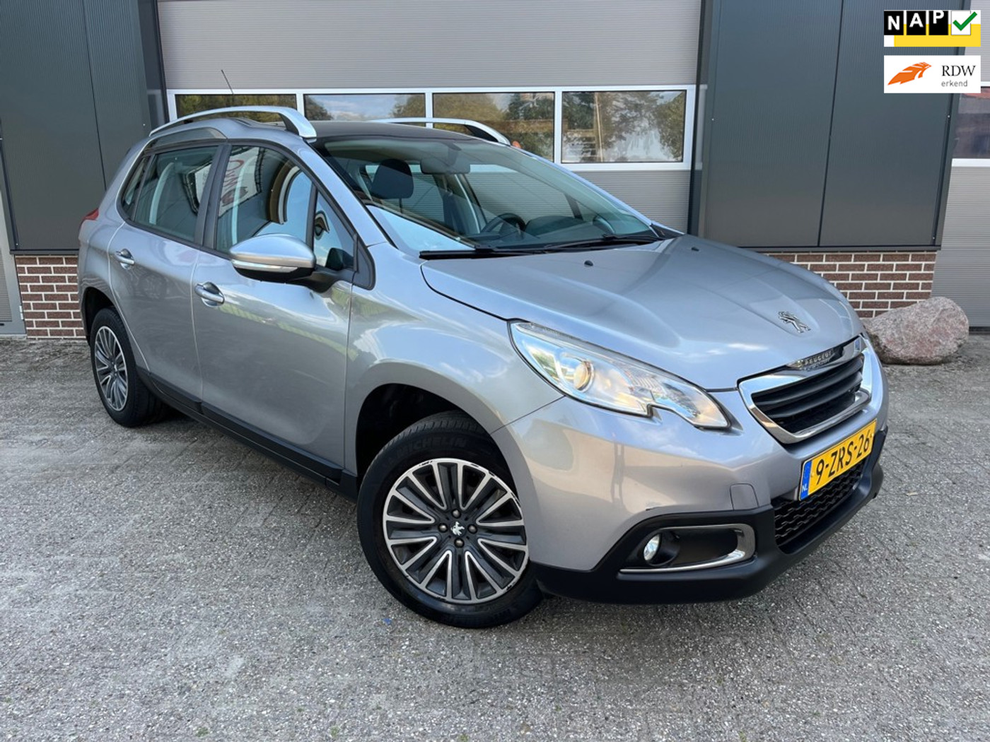 Peugeot 2008 1.2 PureTech Active-Navi-Pano-Cruise-NAP! 2015 - voorkant