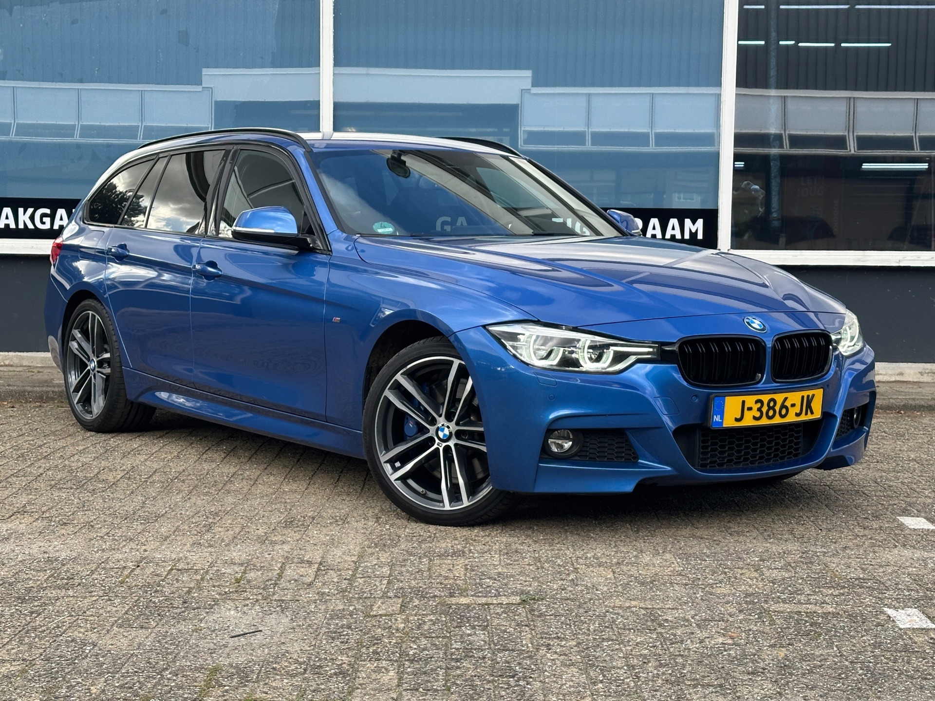 BMW 3 Series 340i xDrive M-Sport Shadow/NO-OPF/HUD/CAM/TREKHAAK 2017 - voorkant