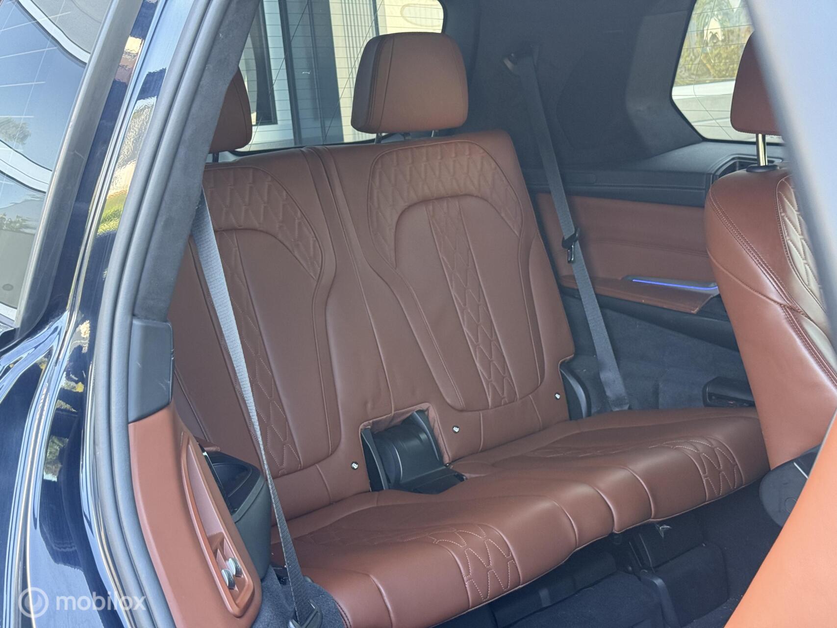Foto van BMW X7 M50d