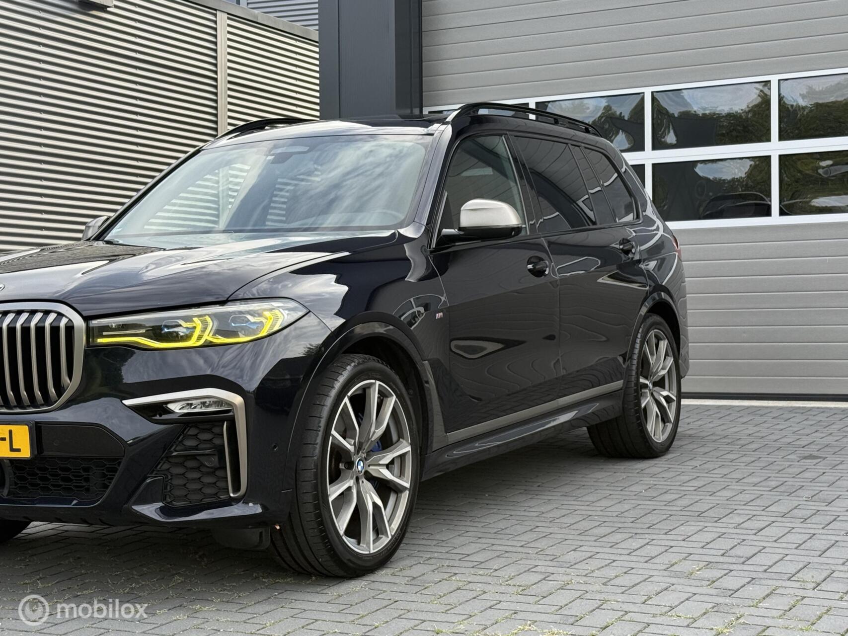 Foto van BMW X7 M50d