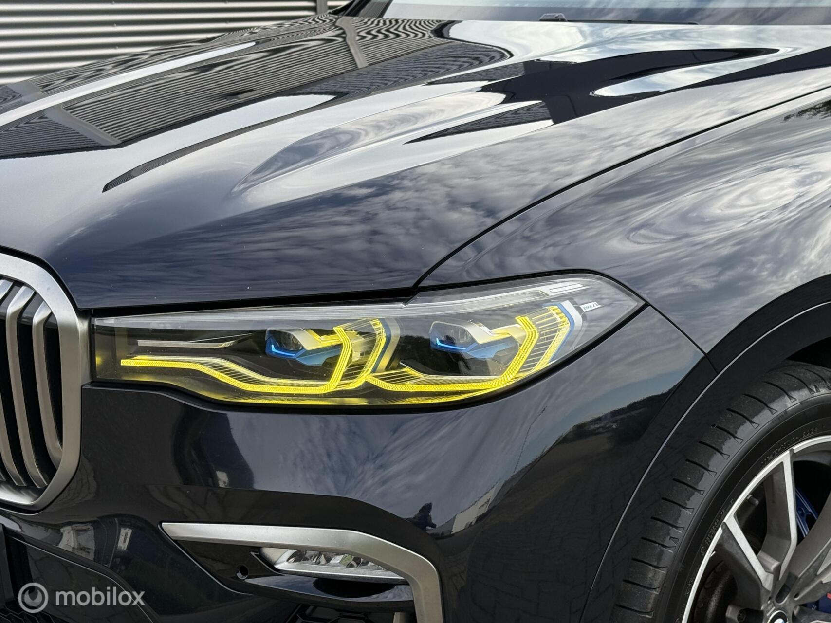 Foto van BMW X7 M50d