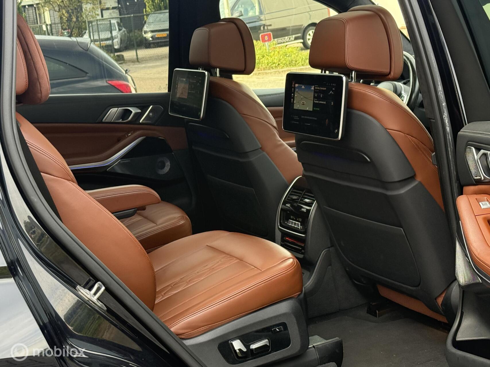 Foto van BMW X7 M50d