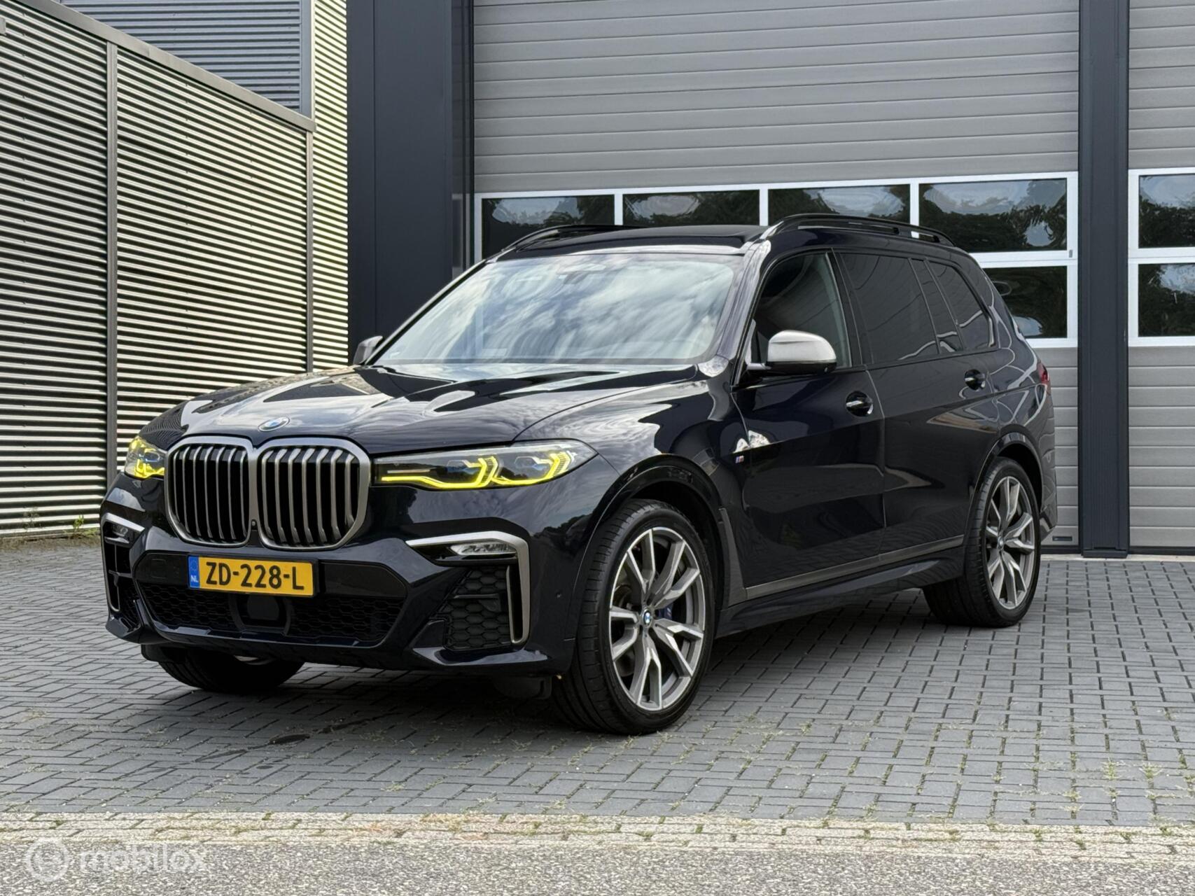 Foto van BMW X7 M50d