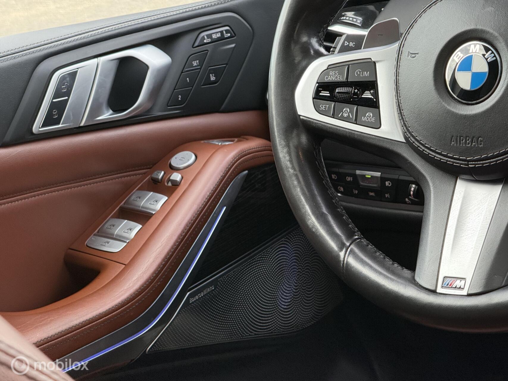 Foto van BMW X7 M50d