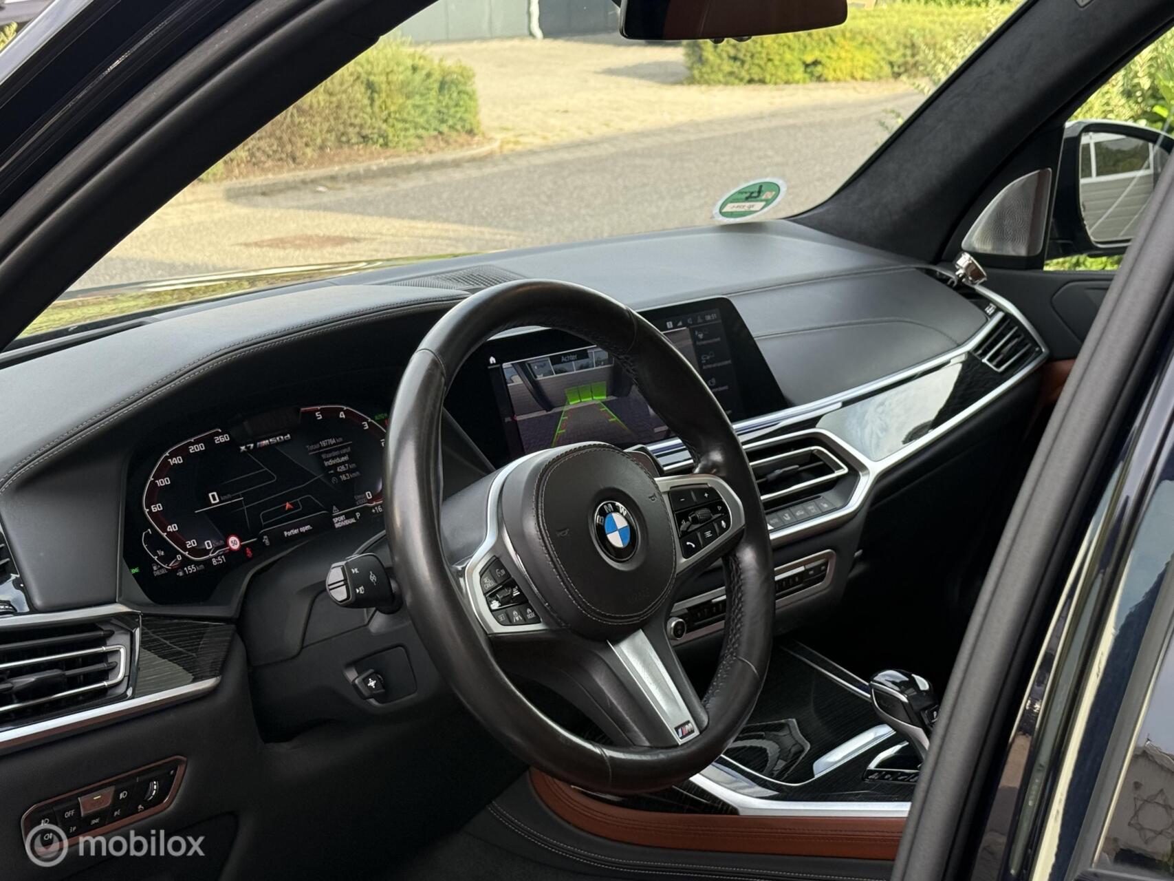 Foto van BMW X7 M50d