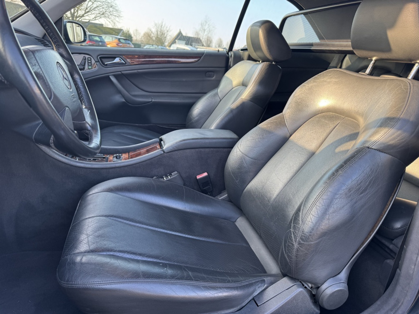 Foto van Mercedes-Benz CLK 320